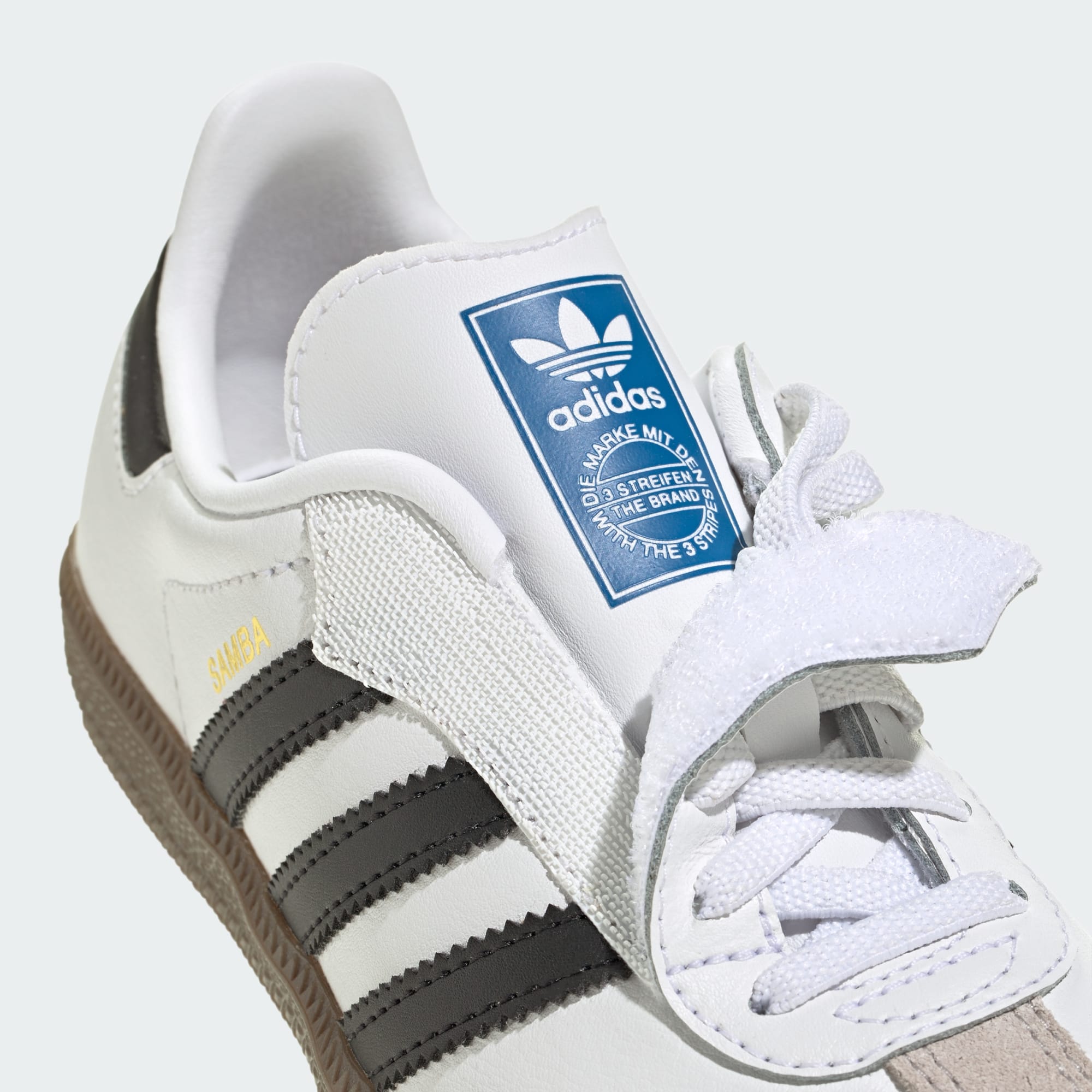 삼바 OG 컴포트 클로저 - Cloud White / Core Black / Gum