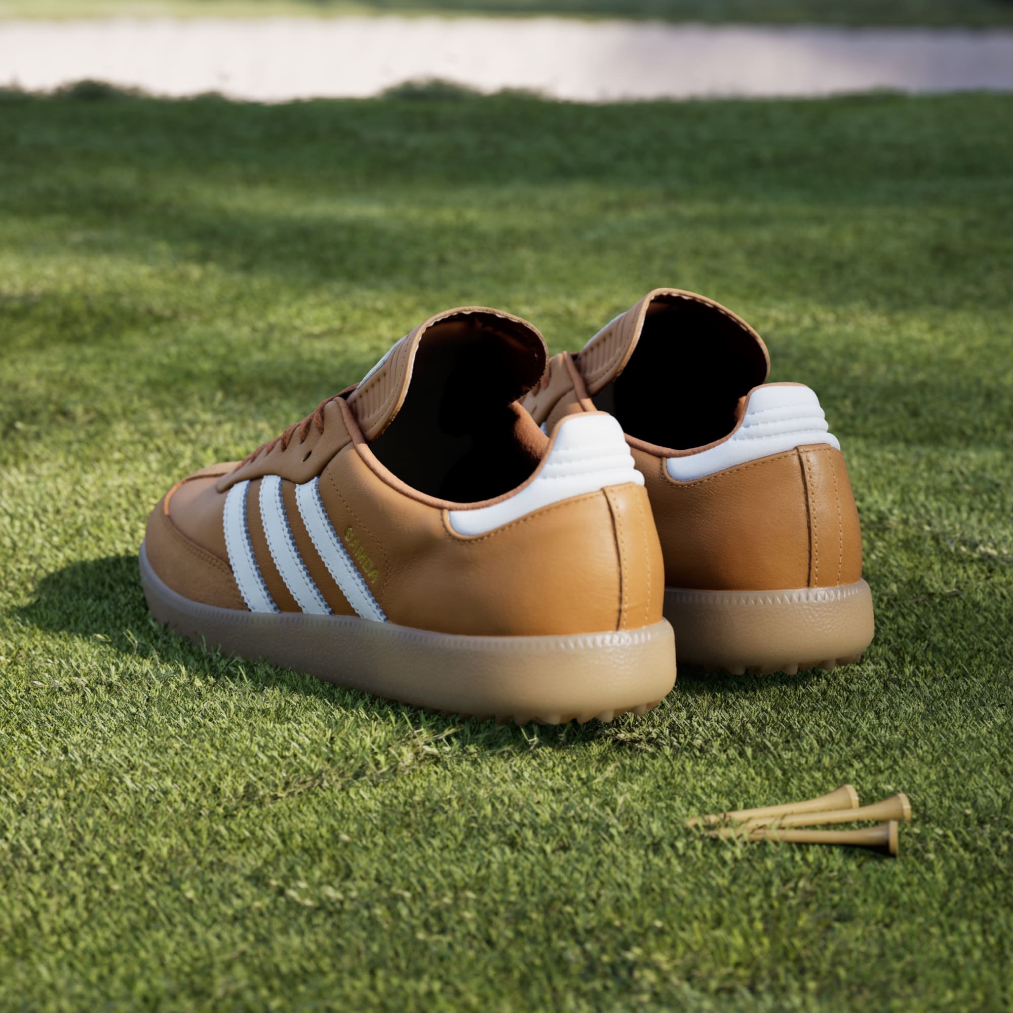 삼바 스파이크리스 - Rustic Orange / Cloud White / Gum