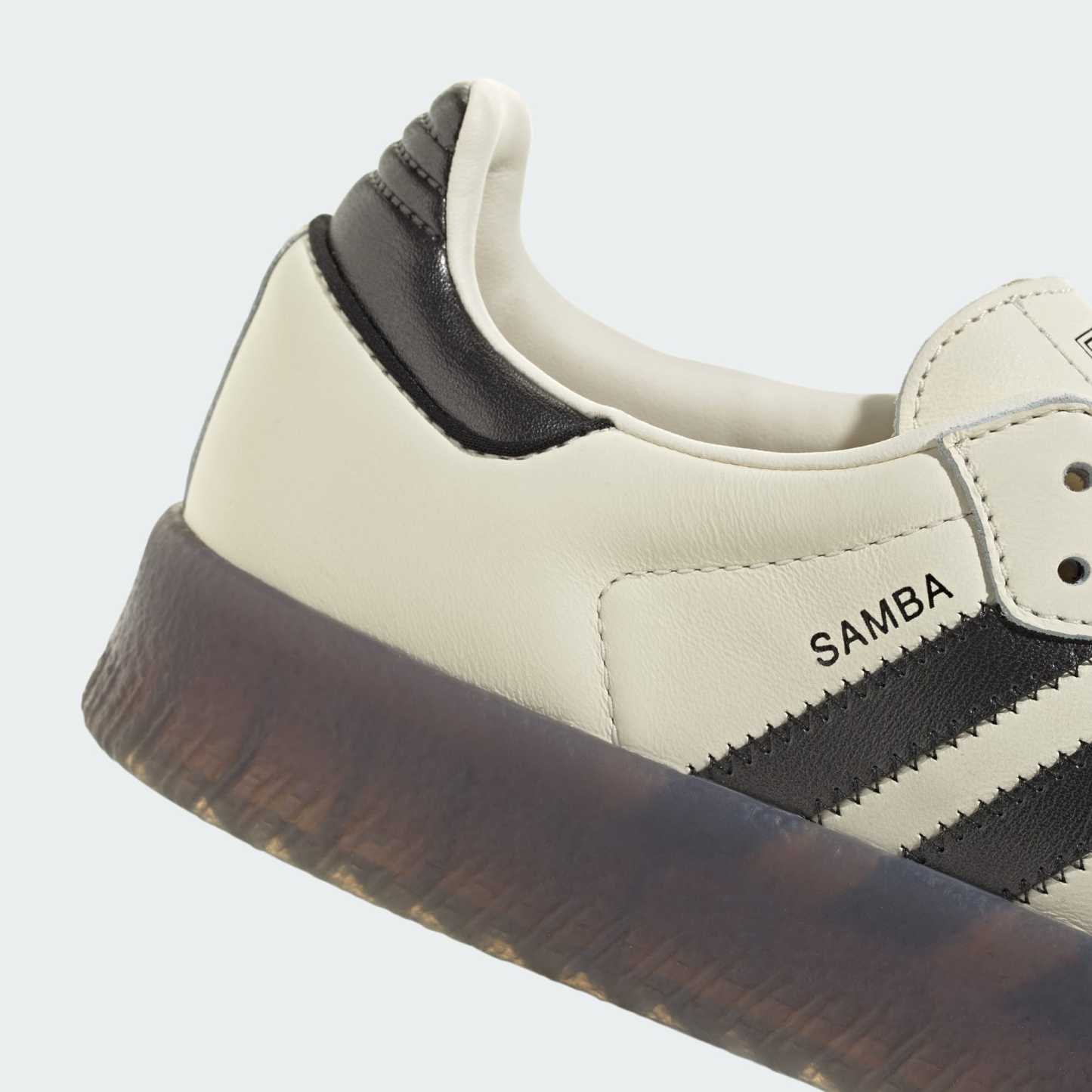 삼배 - Cream White / Core Black / Gum