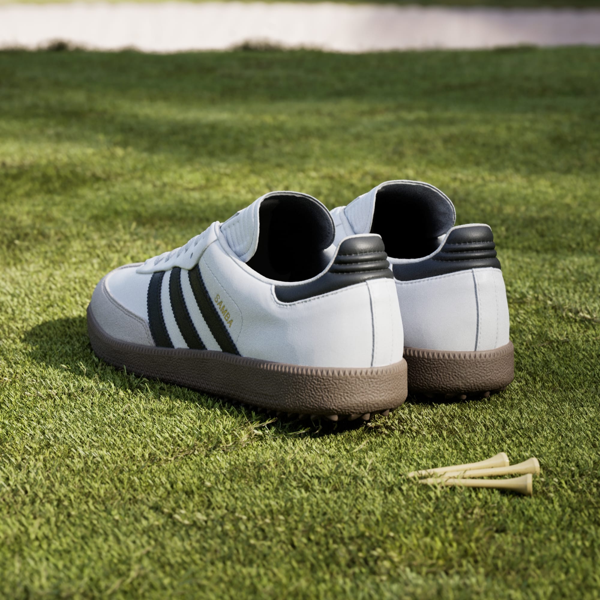 삼바 스파이크리스 - Cloud White / Core Black / Gum