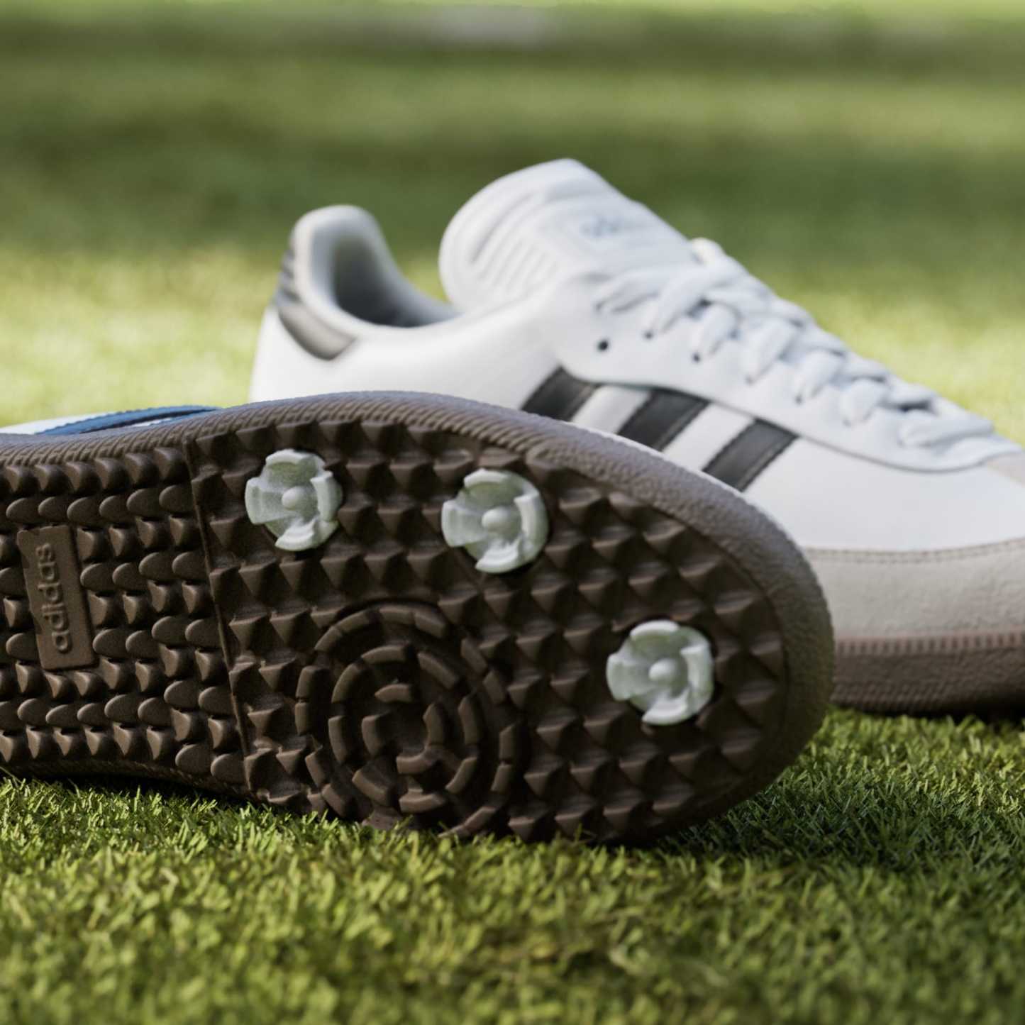 삼바 스파이크리스 - Cloud White / Core Black / Gum