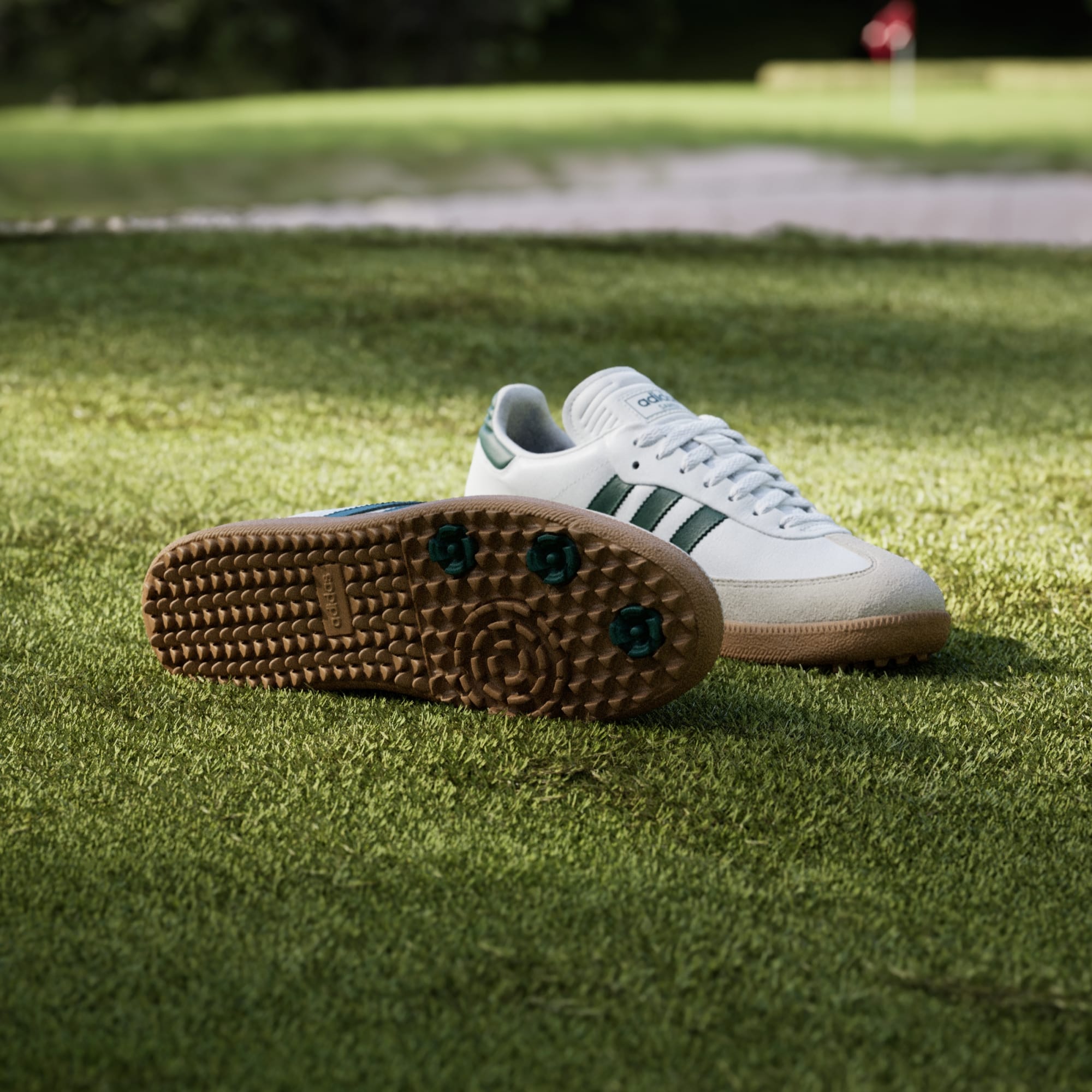 삼바 스파이크리스 - Cloud White / Collegiate Green / Gum