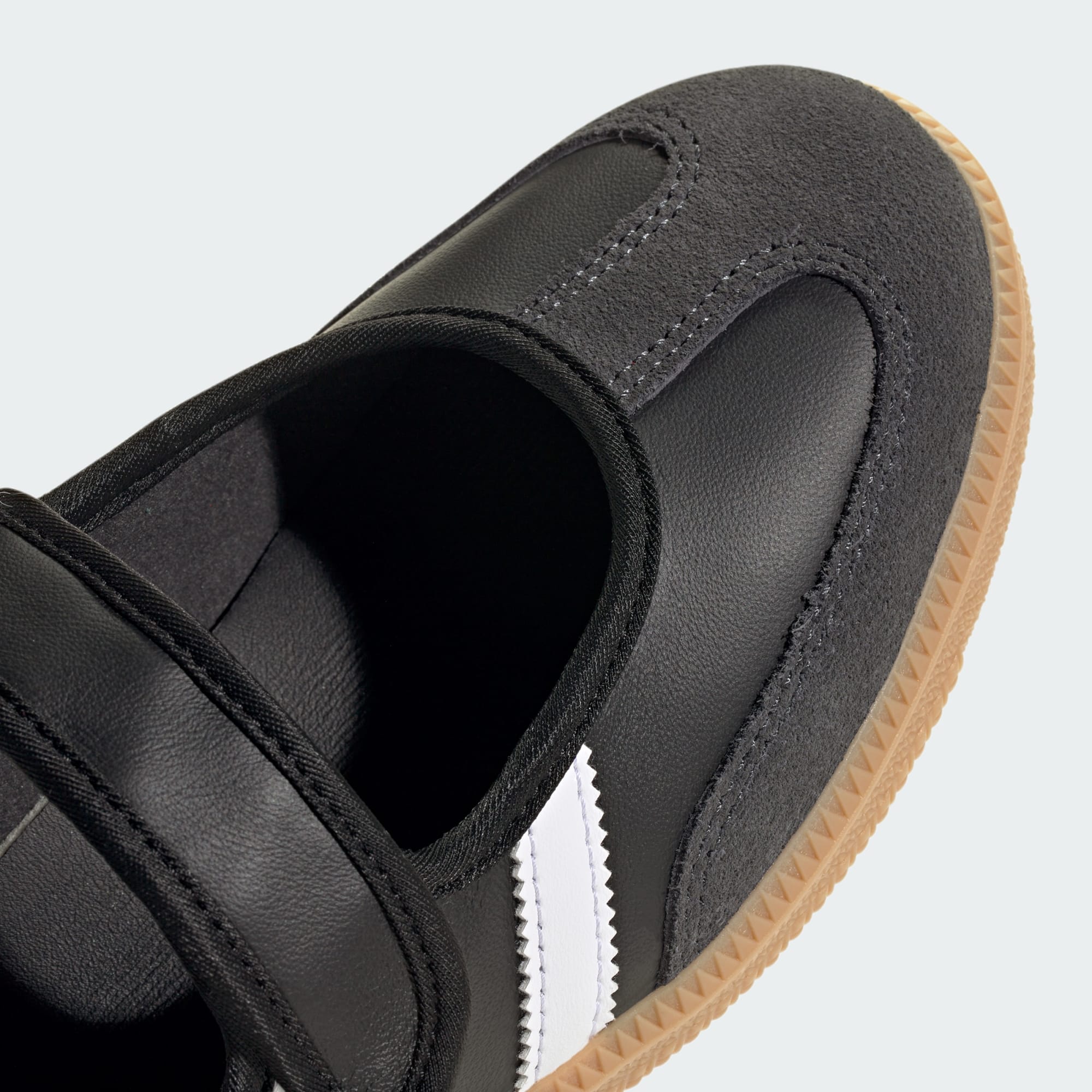 삼바 제인 - Cloud White / Carbon / Core Black