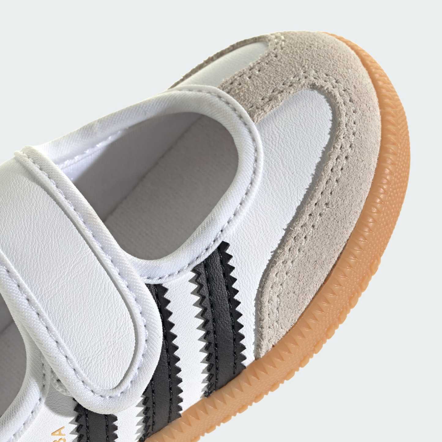 삼바 제인 - Cloud White / Core Black / Gum
