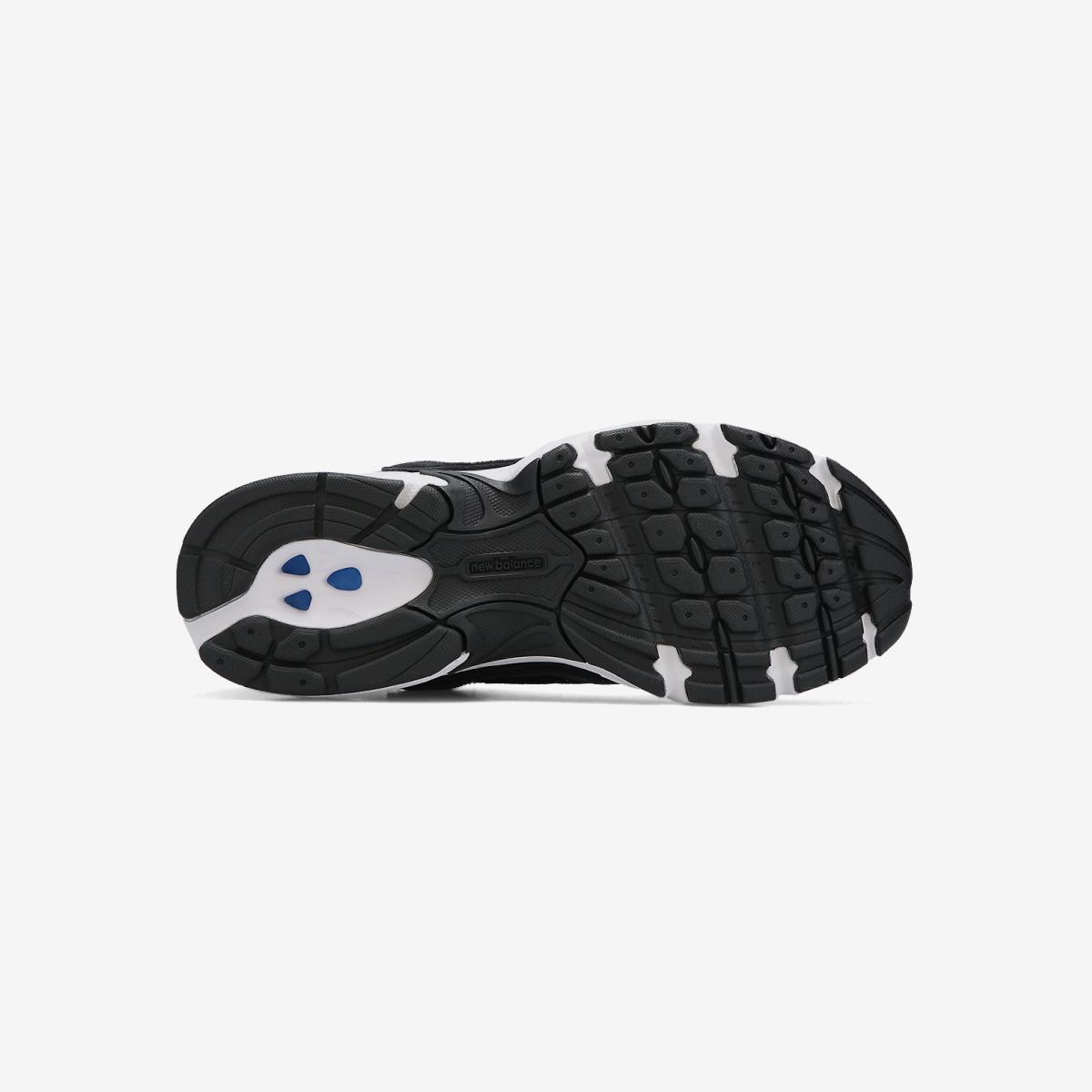 MR530CC - Black