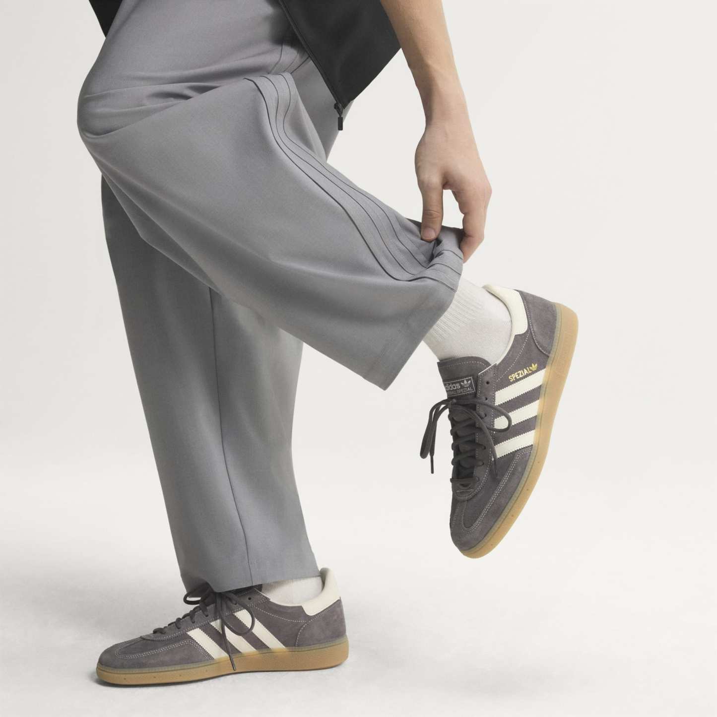 핸드볼 스페지알 - Grey Strata / Off White / Gum - KZ6705 - HeroMrktng View 8