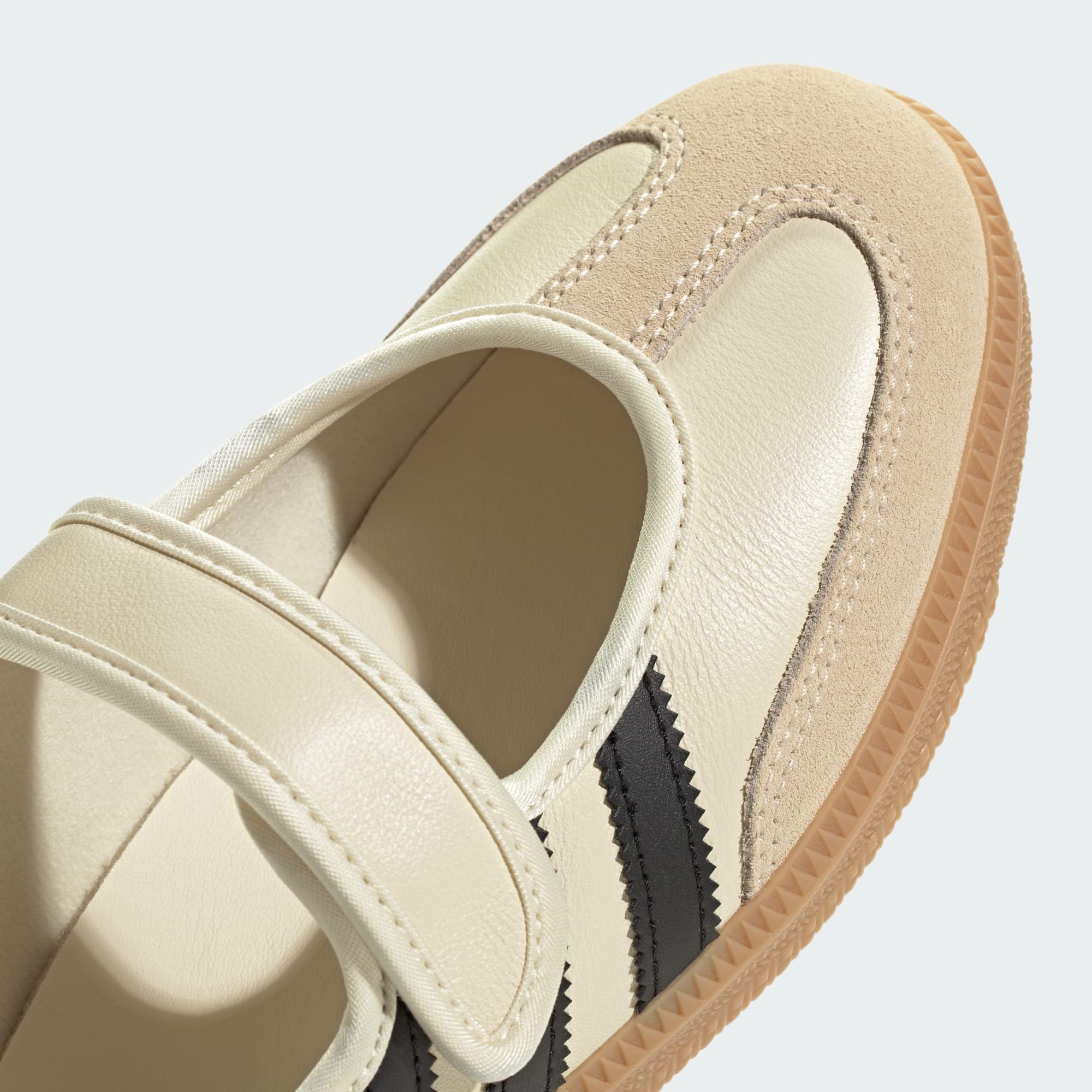 삼바 제인 - Cream White / Gum / Core Black