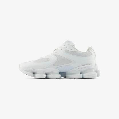 U20005L0 - White