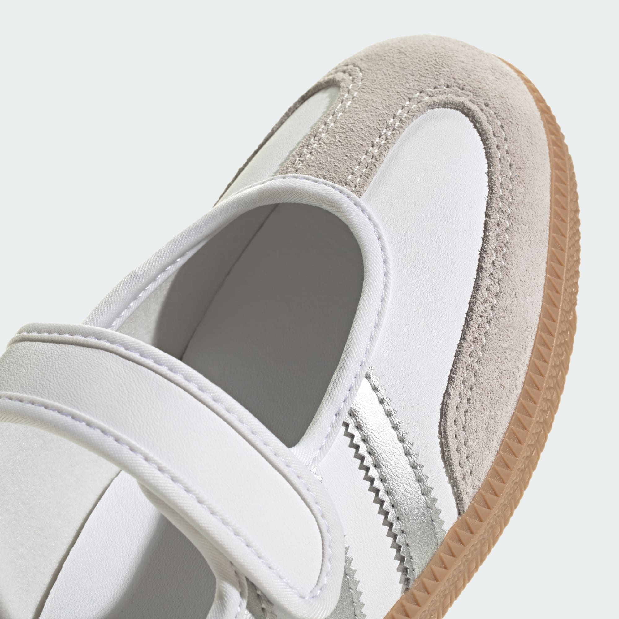 삼바 제인 - Cloud White / Silver Metallic / Gum