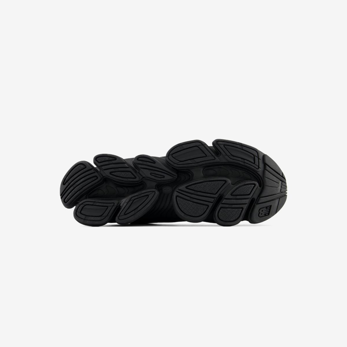 U20005L0 - Black