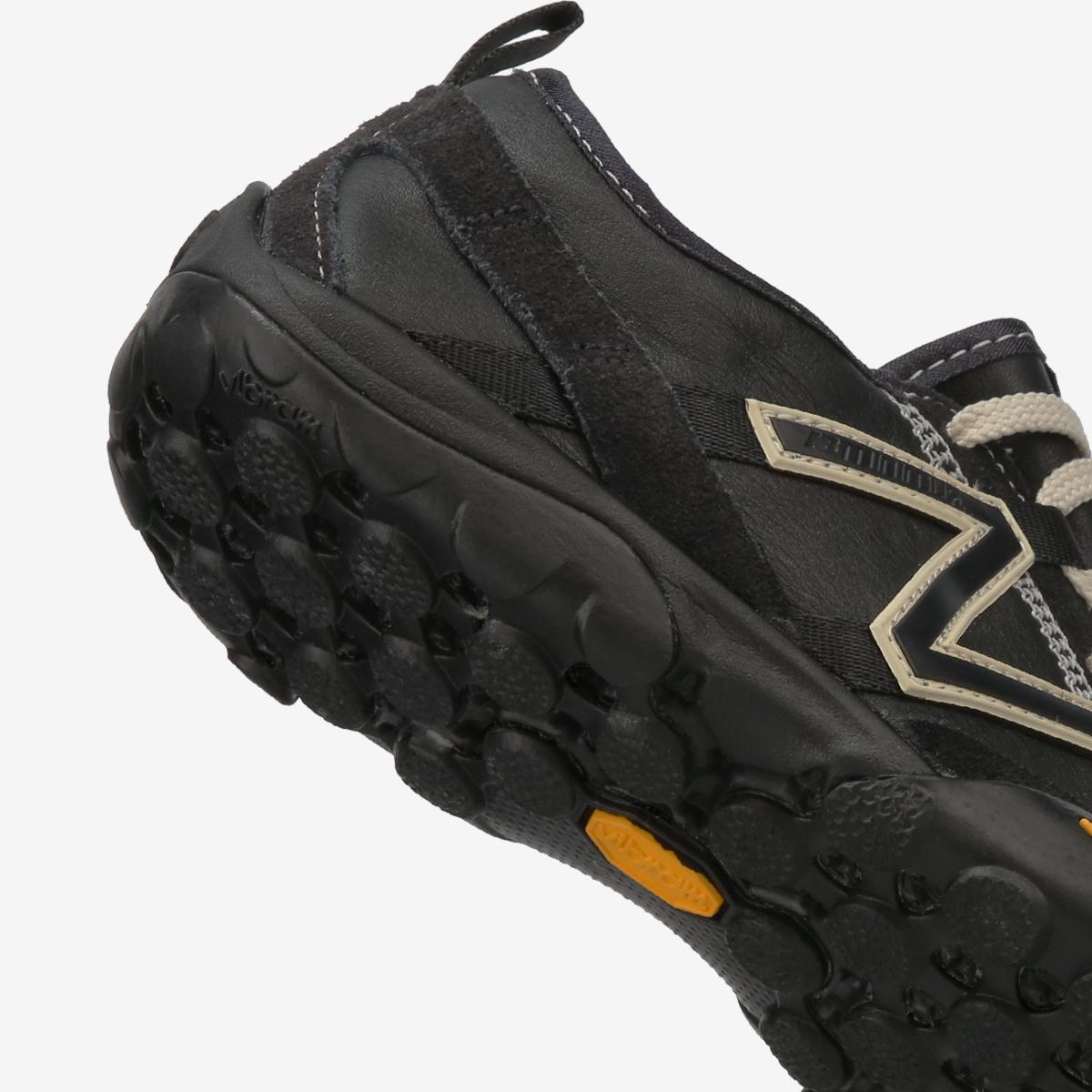 MT10O6NW - Black