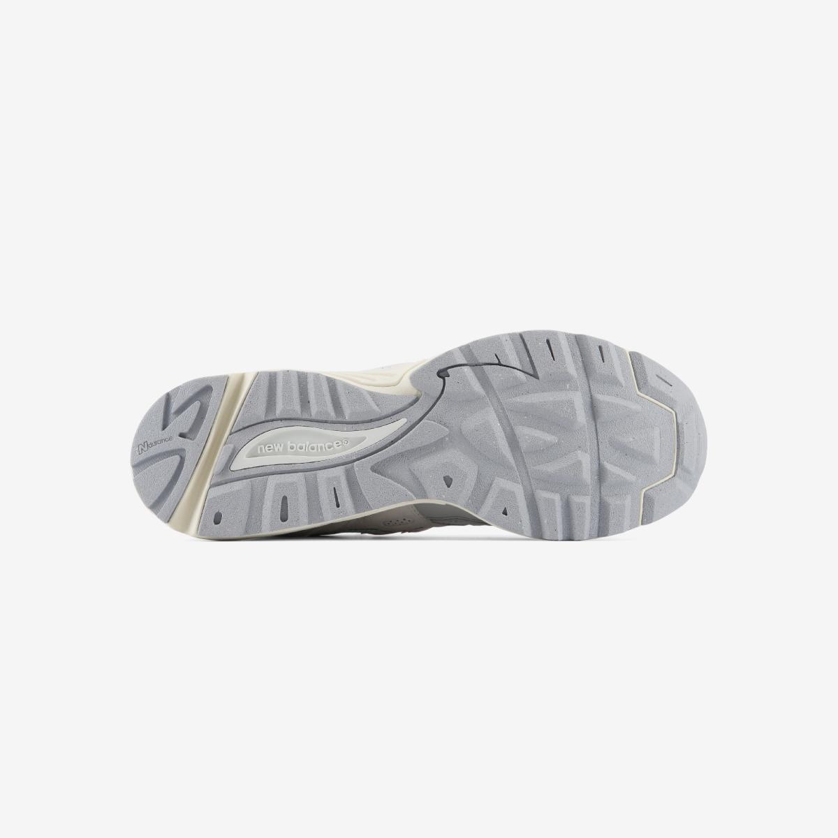 U880R69L - Ivory