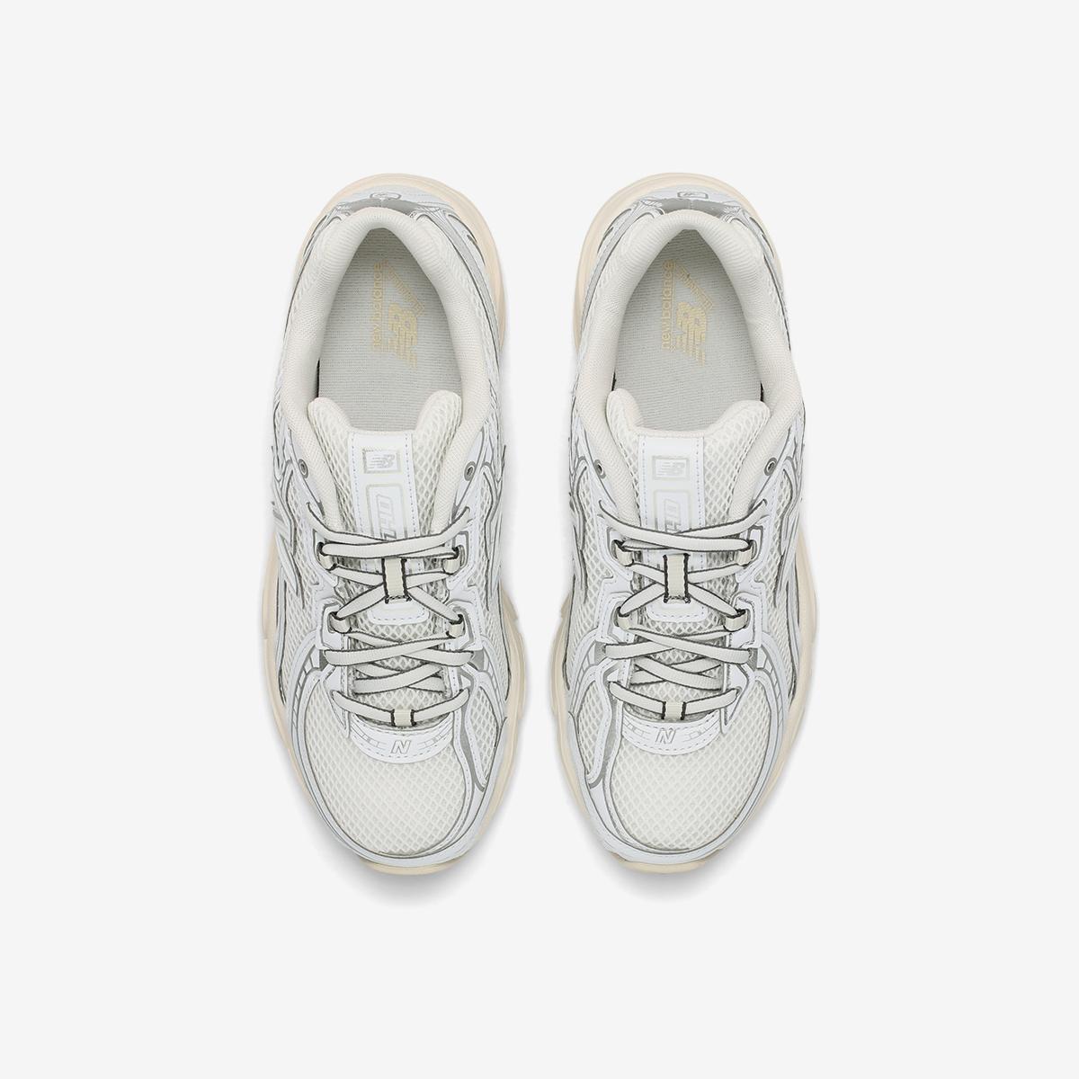 U7401P5 - White