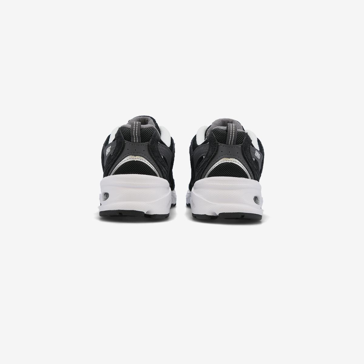 MR530CC - Black