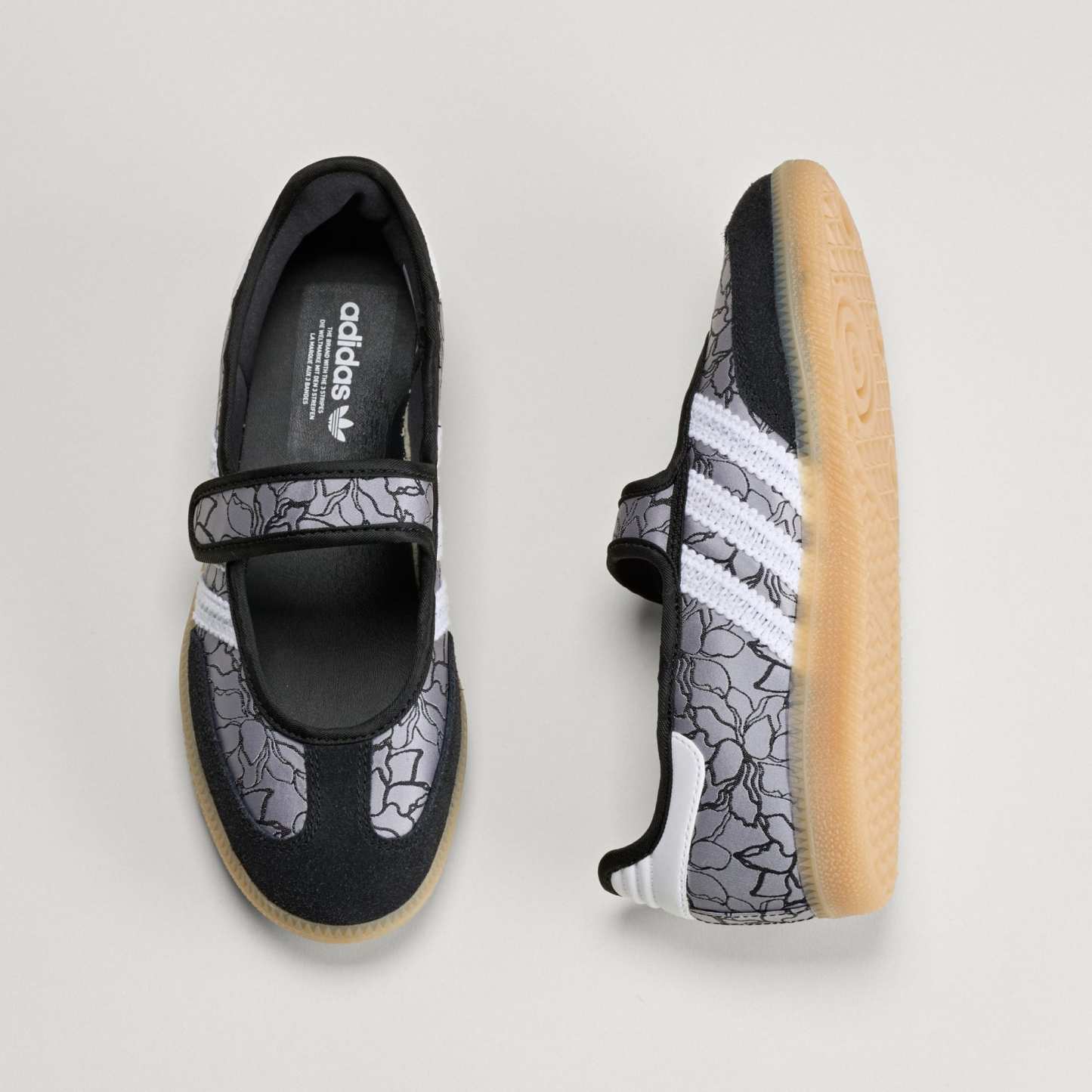 삼바 제인 - Core Black / Cloud White / Gum