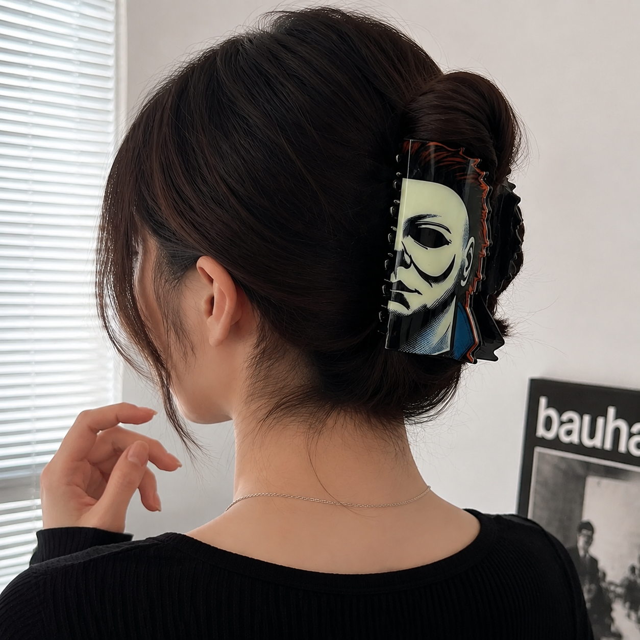 Gothic Halloween Horror Hair Claw Clip – Double-Sided Acrylic Spooky Hair Accessory for Women & Girls