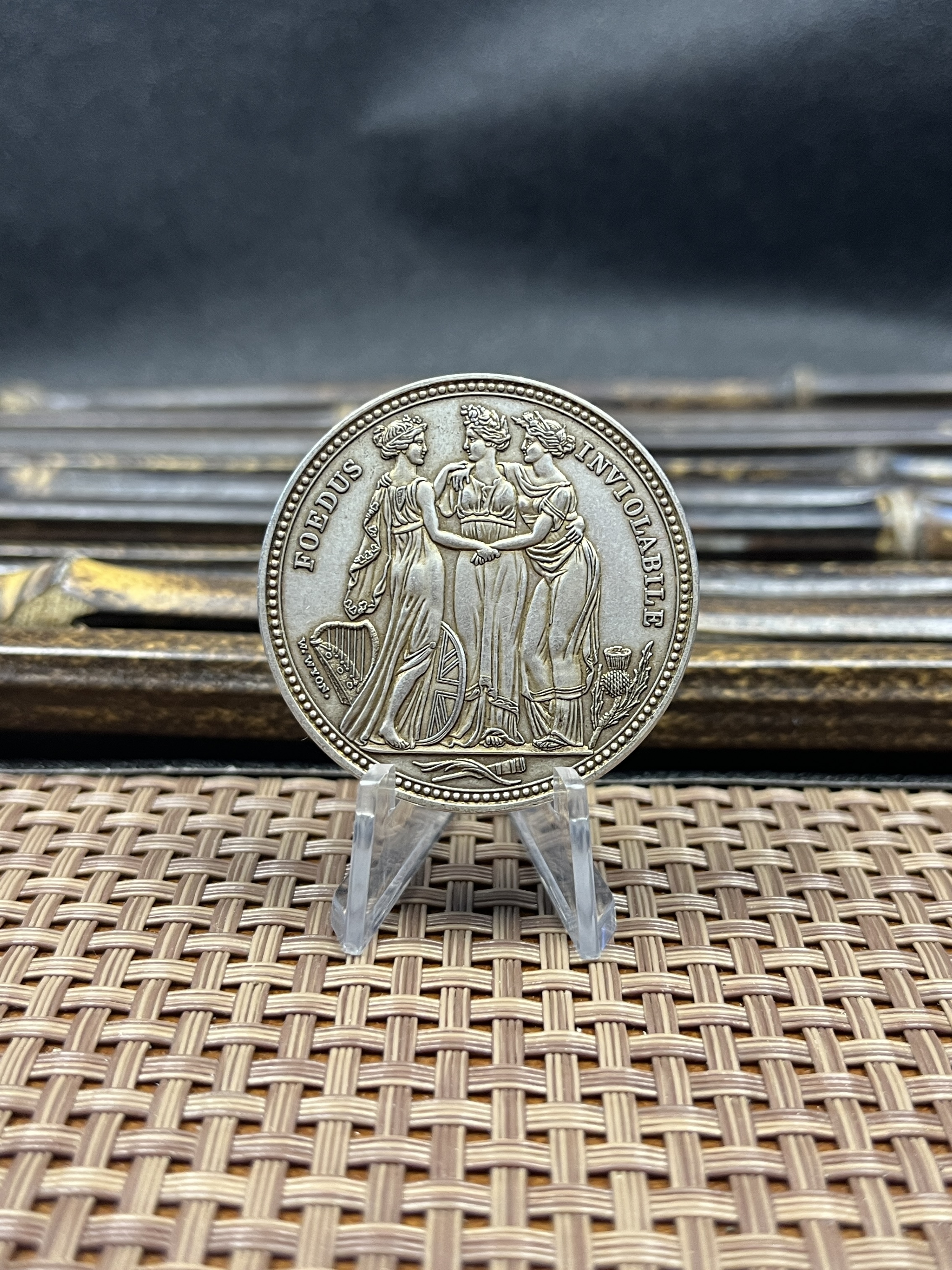 United Kingdom 1817 1 Crown George III Three Graces Pattern Silver Plated Replica Coin Commemorative Medal,Historical Collectible Art Craft For Enthusiasts