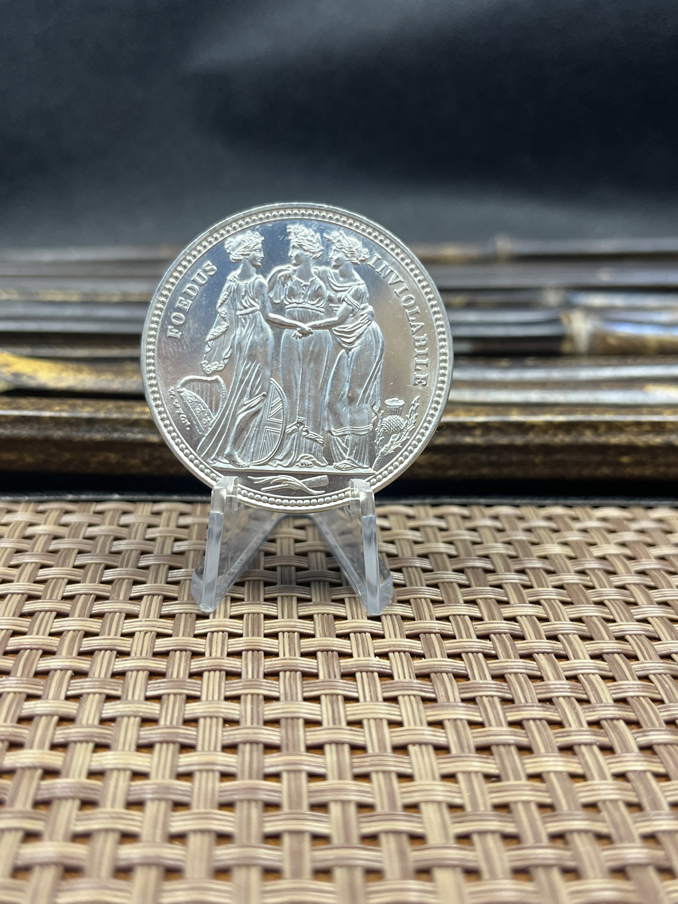 United Kingdom 1817 1 Crown George III Three Graces Pattern Silver Plated Replica Coin Commemorative Medal,Historical Collectible Art Craft For Enthusiasts