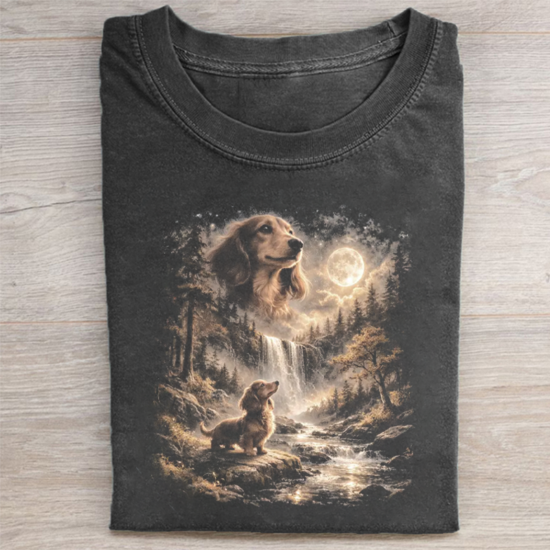 Dachshund Howling to The Moon Vintage T-shirt-NaturexCraft