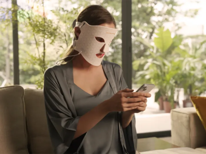 Deralume LED Face Mask Pro – 7-Color Light Therapy for Skincare
