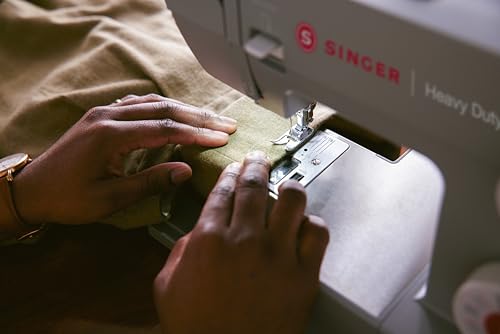 SINGER Heavy Duty 4432 High Speed Black Sewing Machine with Accessory Kit | Strong Motor with Enhanced Piercing Power, 110 Stitch Applications
