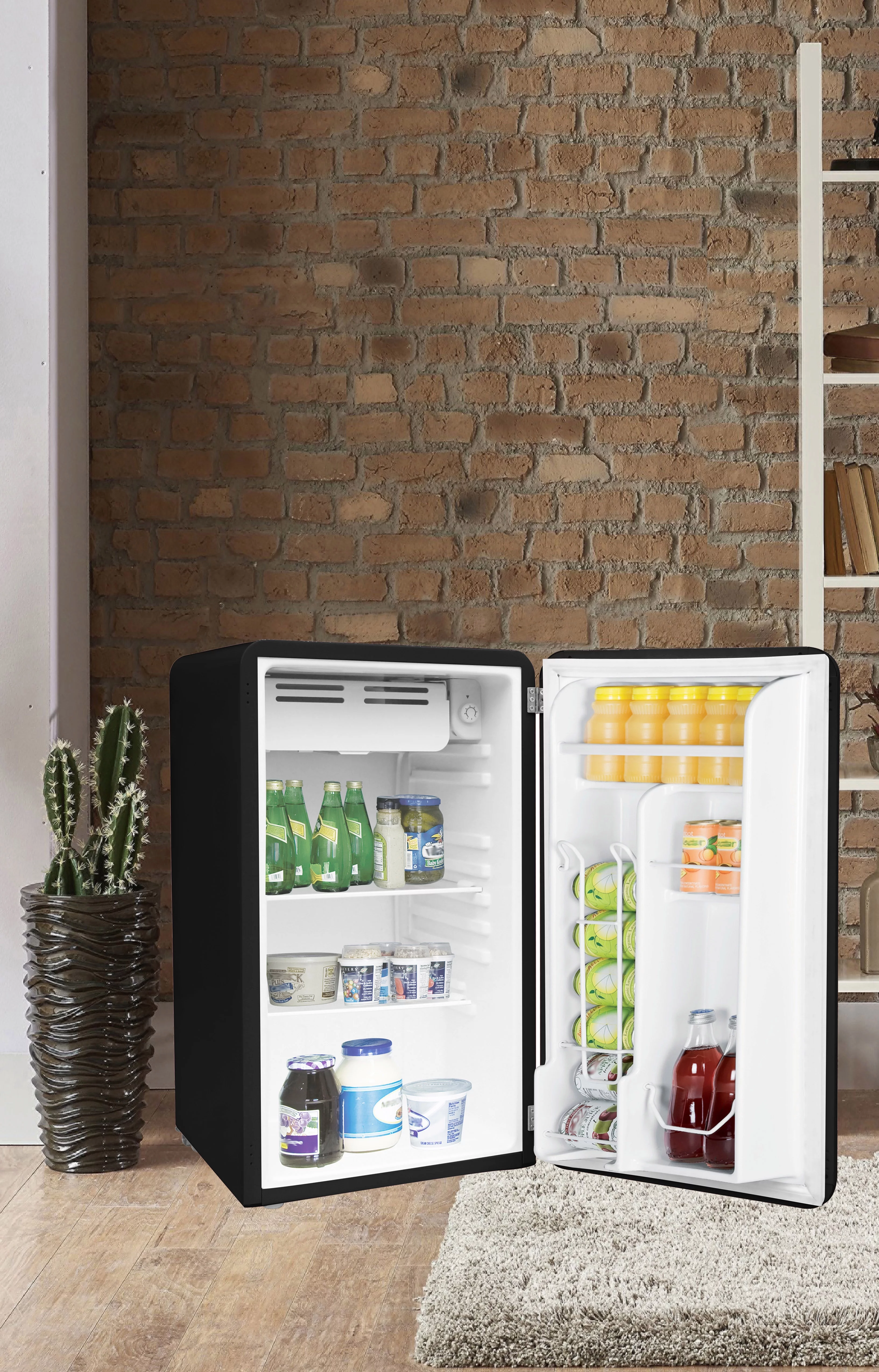 Frigidaire 3.2 cu ft Single Door Retro Compact Fridge EFR372, Pink