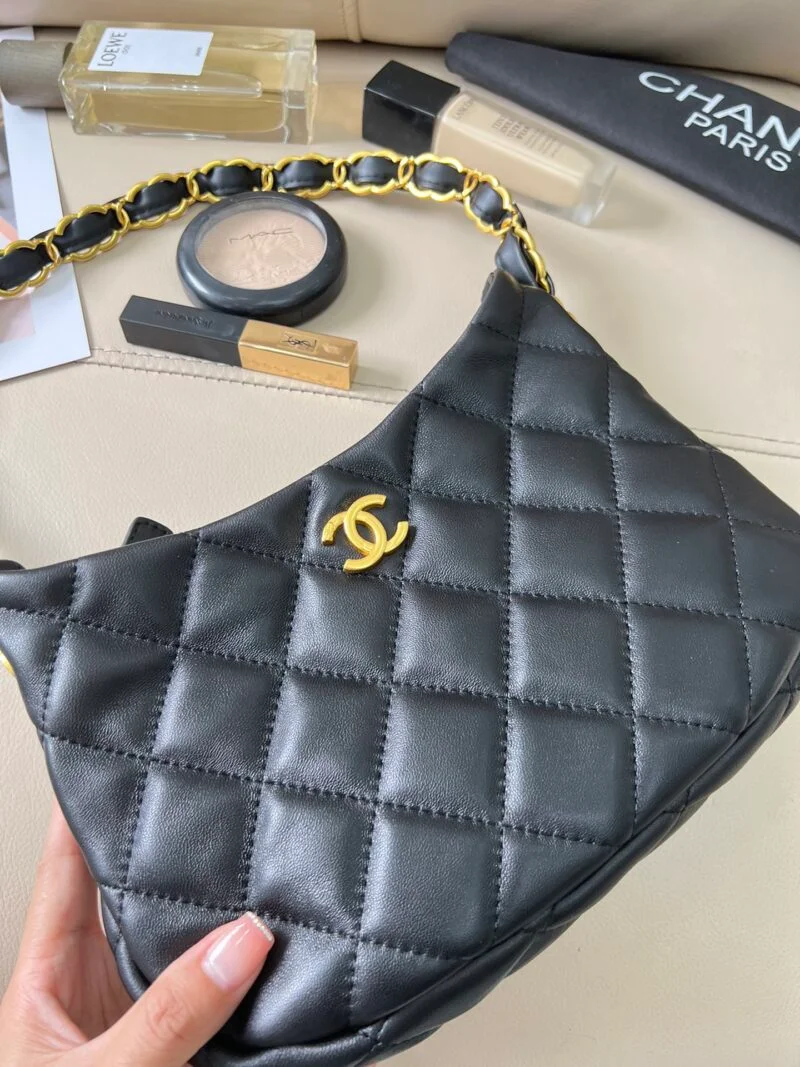 Chanel Hobo HandbagAs3562