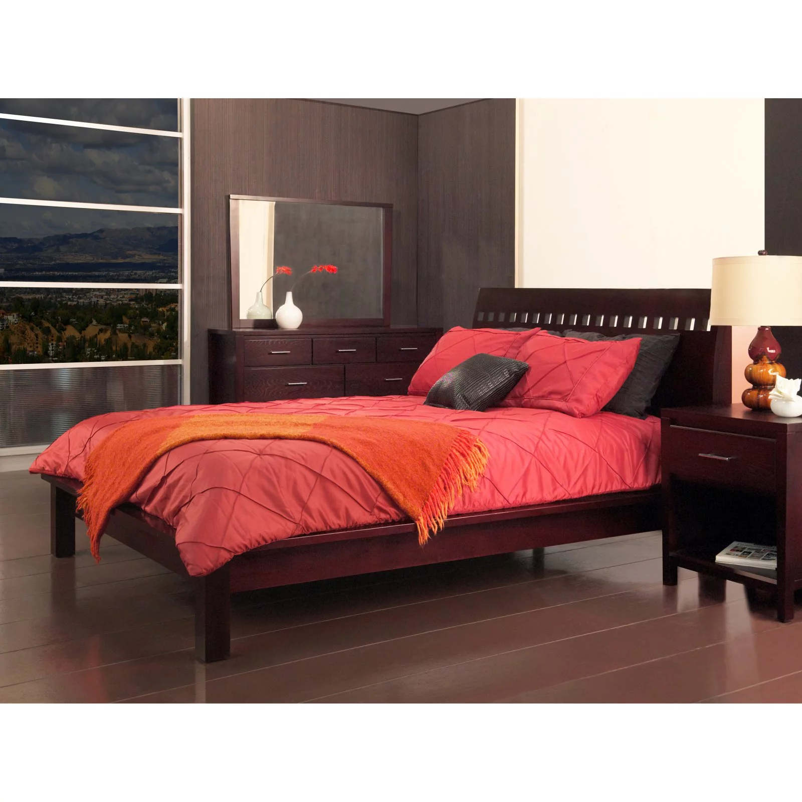 Modus Veneto Contemporary King Solid Wood Platform Bed in Espresso