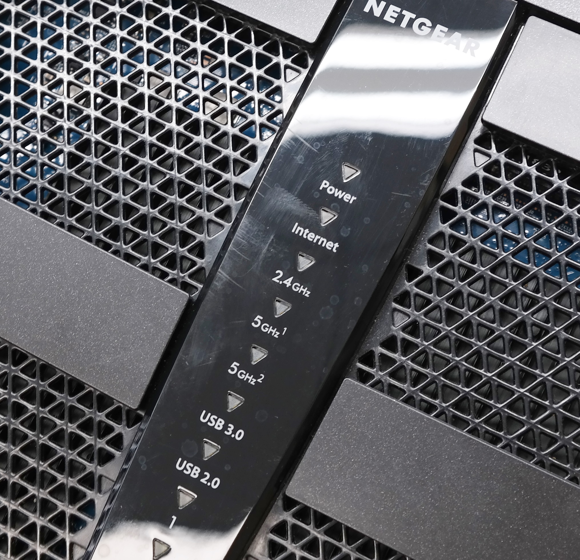 Pre-Owned Netgear Nighthawk X6 AC3200 4-Port Gigabit Wireless AC Router (R8000)
