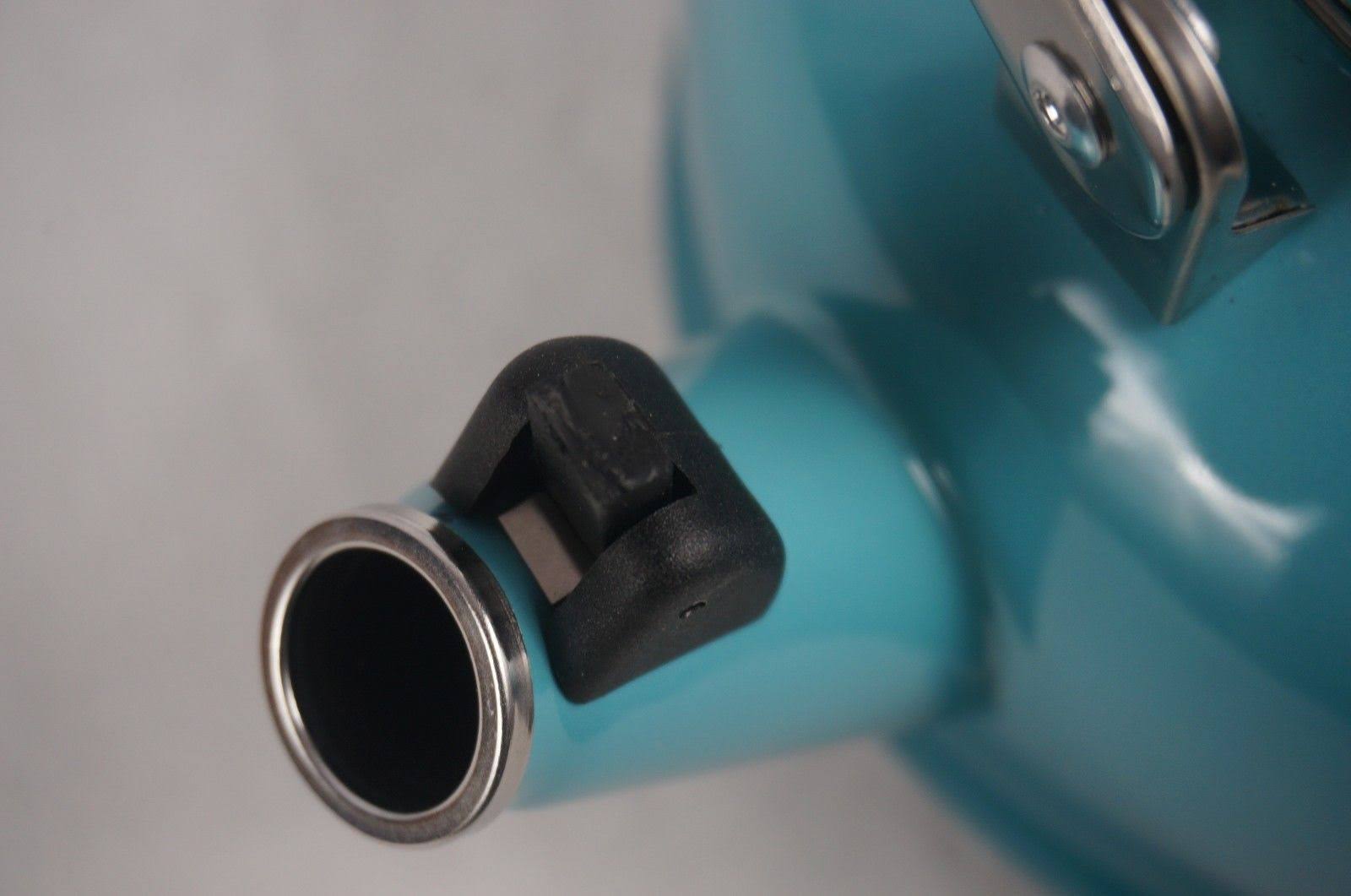 Le Creuset Classic Whistling Kettle - Caribbean