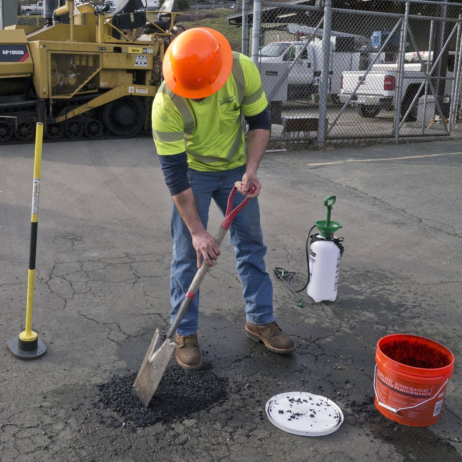 Aquaphalt 4.0 Black Water-Based Asphalt and Concrete Patch 3.5 Gal