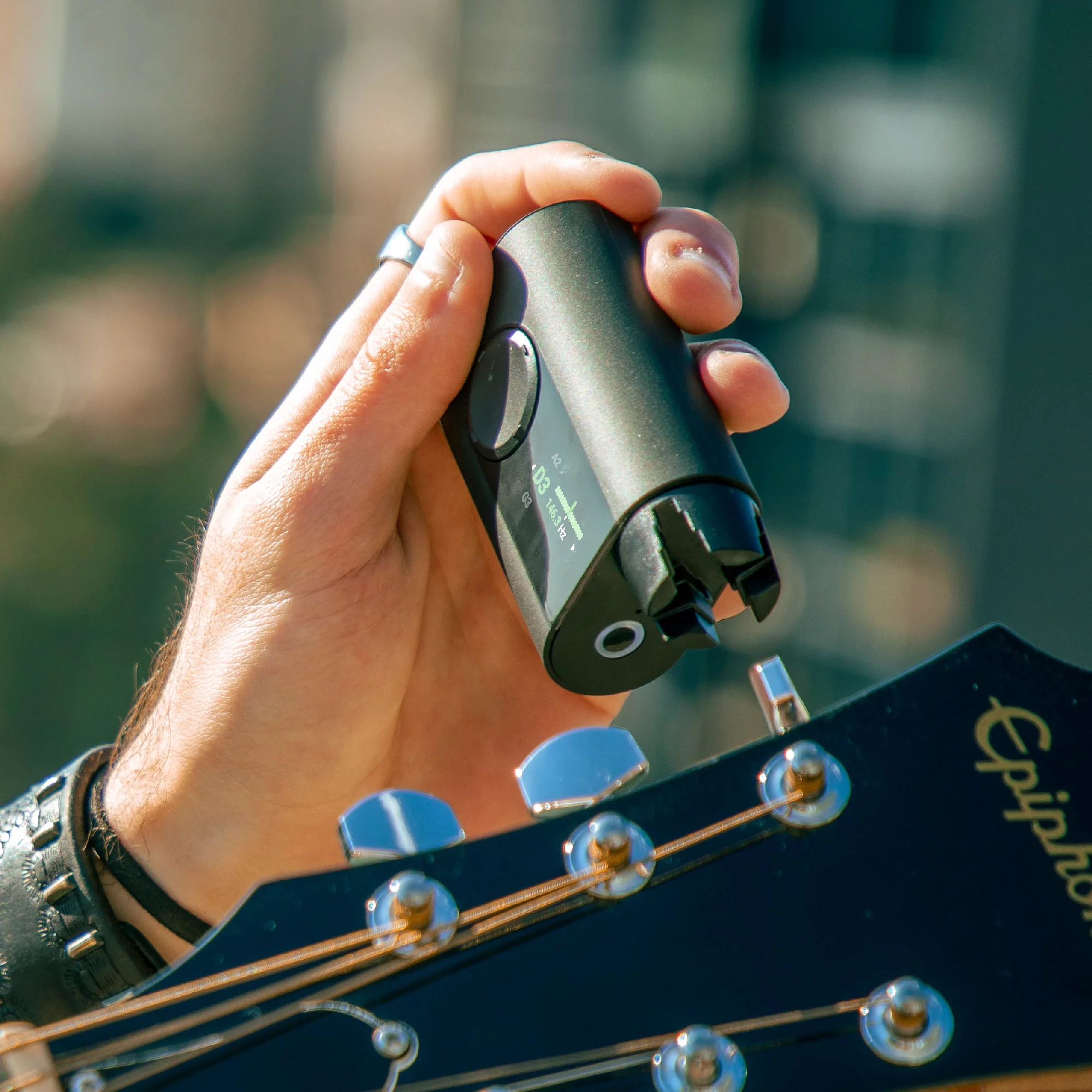 ROADIE 3 | Smart Automatic Guitar Tuner, Metronome & String Winder | For Electric Guitars, Acoustic Guitars, 12-String Guitars, Ukulele, Banjo