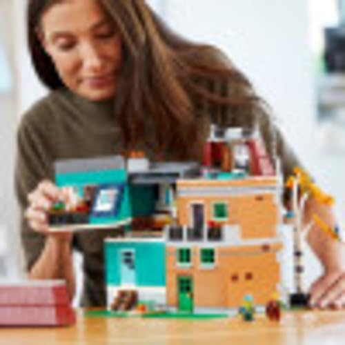 LEGO Creator Expert Bookshop 10270 Modular Building, Home D&eacute;cor Display Set for Collectors, Advanced Collection