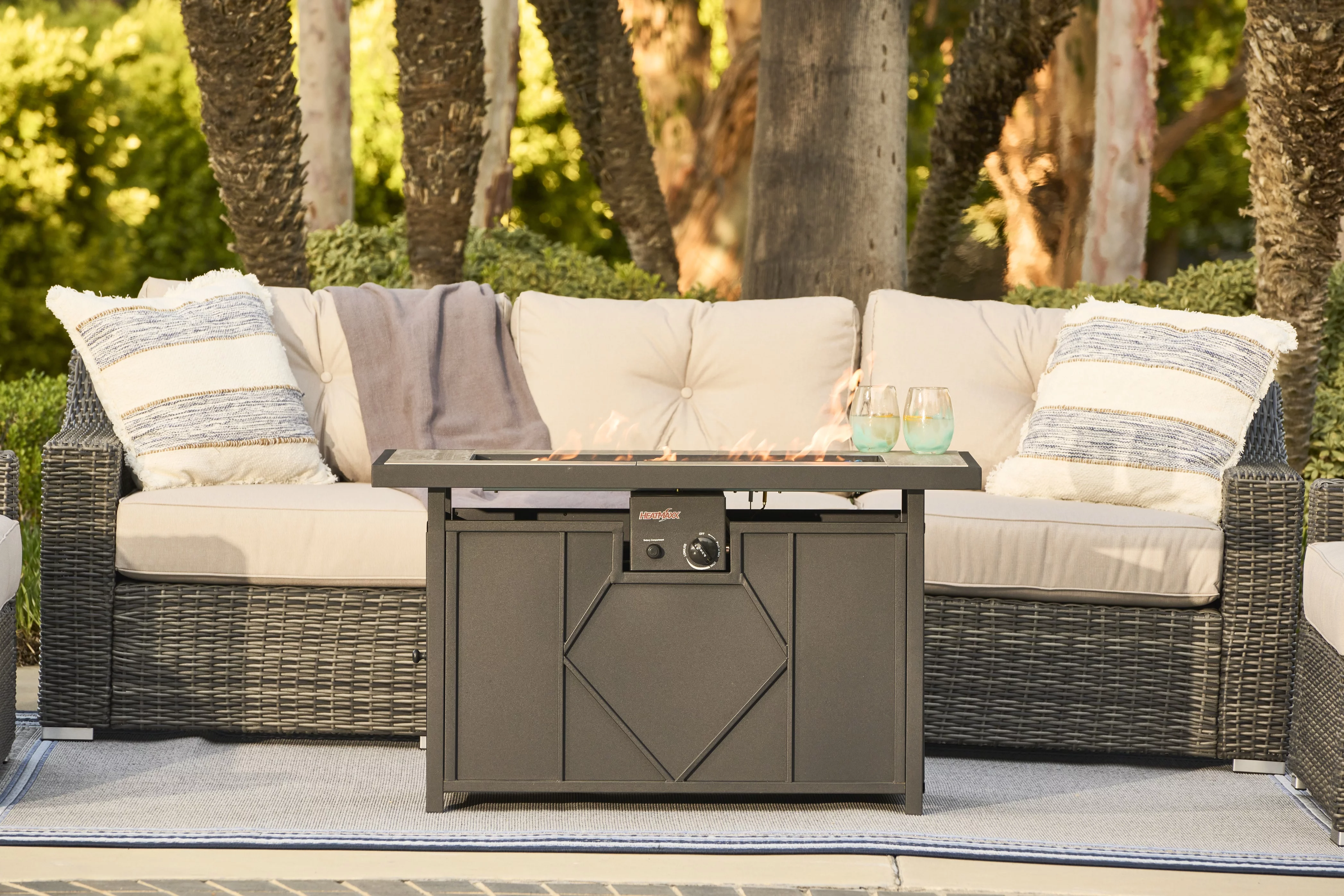 BALI OUTDOORS 42 in. 60,000BTU Fire Pit Propane Gas Fire Pit Table Rectangular Tabletop
