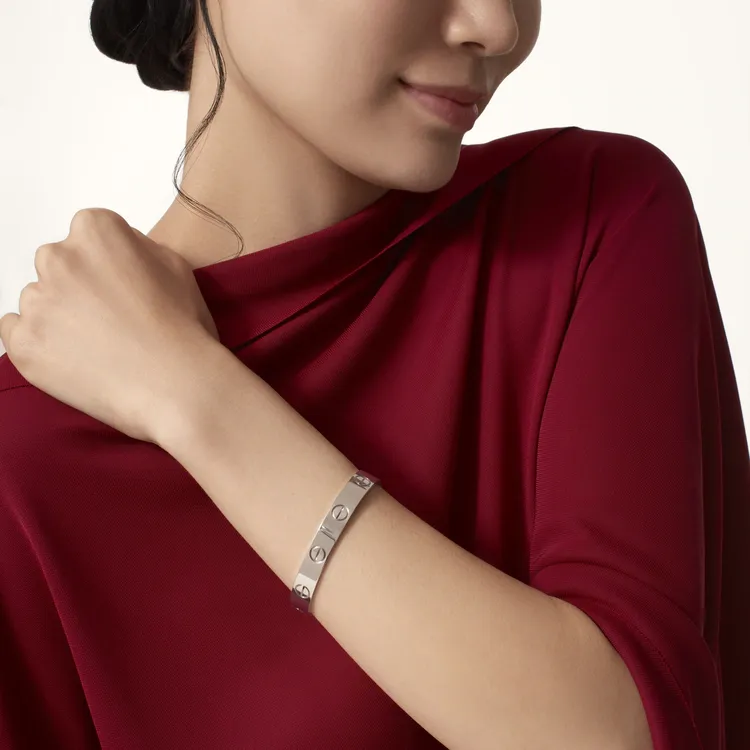 LOVE BRACELET