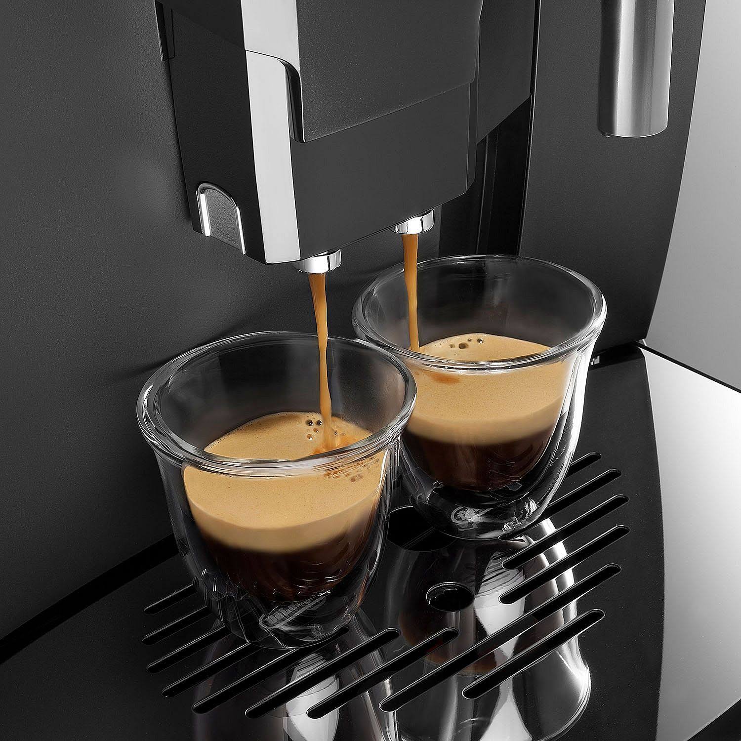 De&Longhi ESAM04110B Magnifica Semi-Automatic Espresso Machine