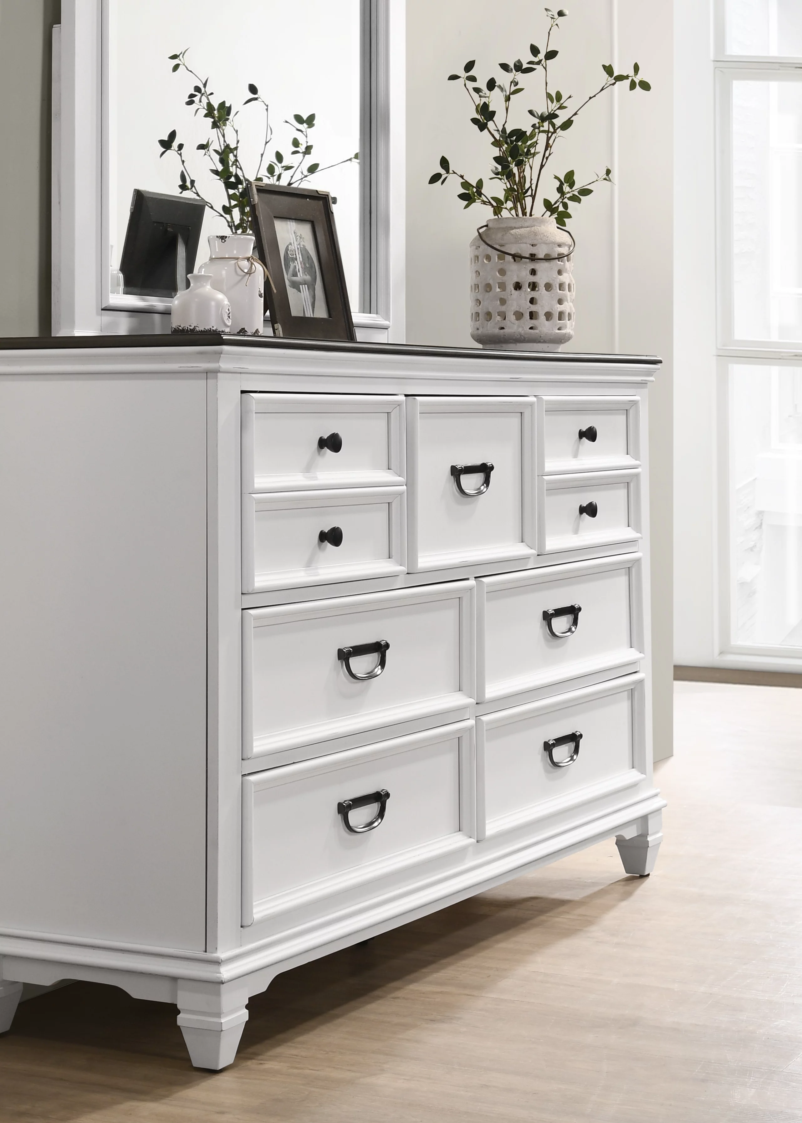 Roundhill Clelane Weathered White and Gray Finished 6-Piece Bedroom Set, Shiplap Panel Queen
