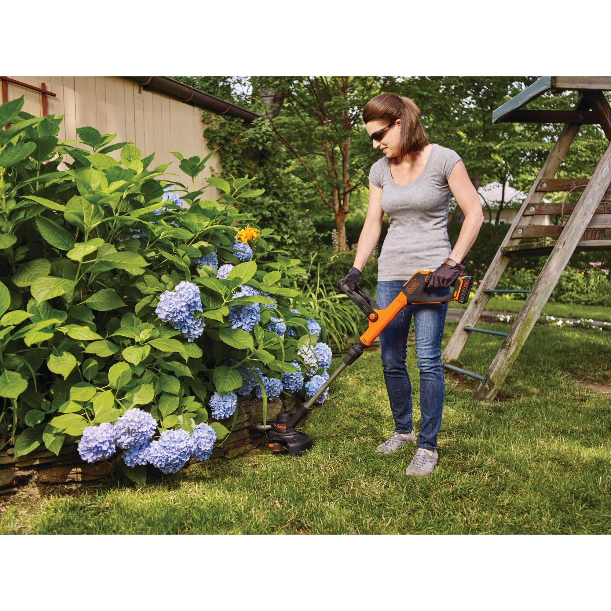 BLACK+DECKER 20V MAX* String Trimmer/Edger, 12-Inch, (LSTE525)
