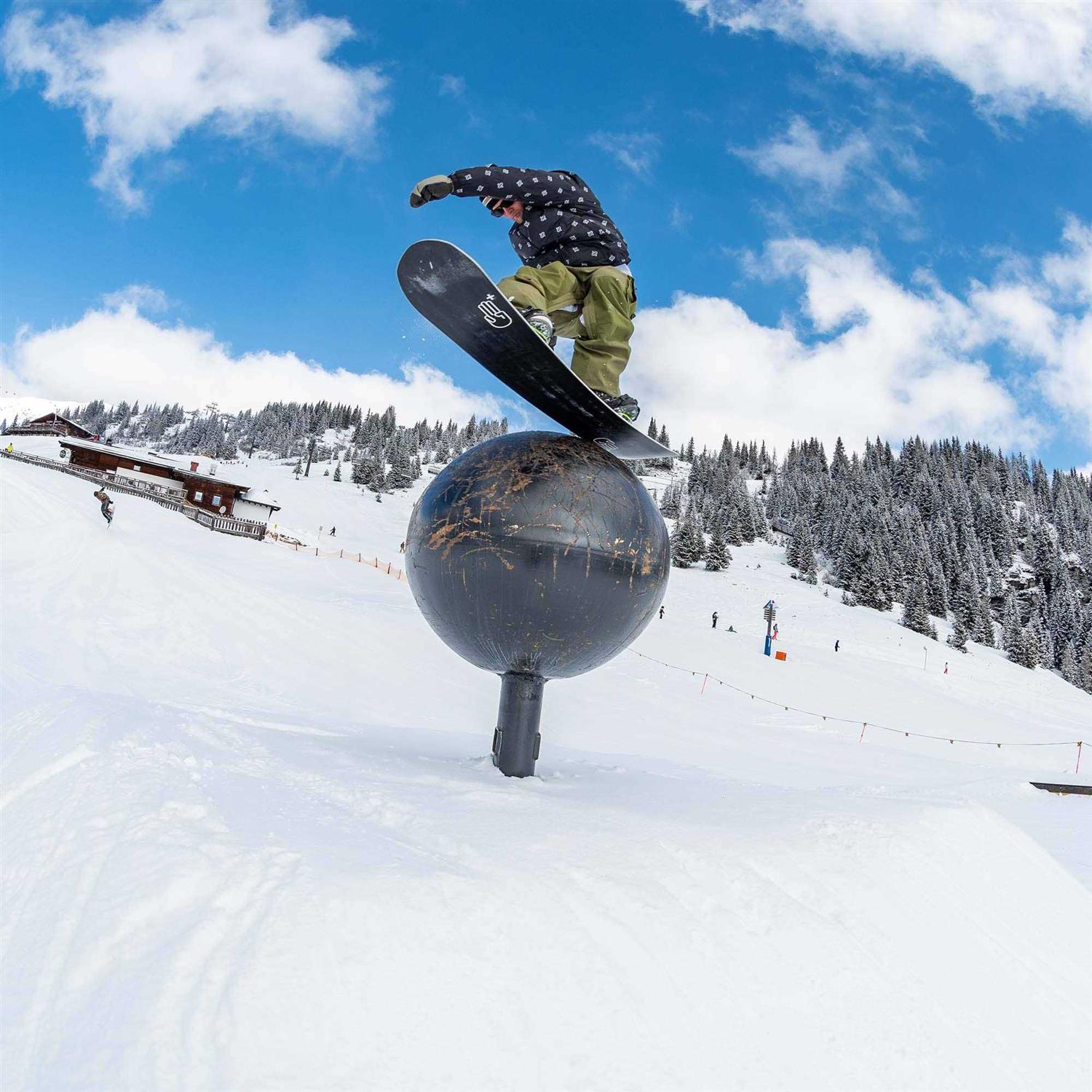 Bataleon Evil Twin+ Snowboard 2024 - Sports Supplies Online Store