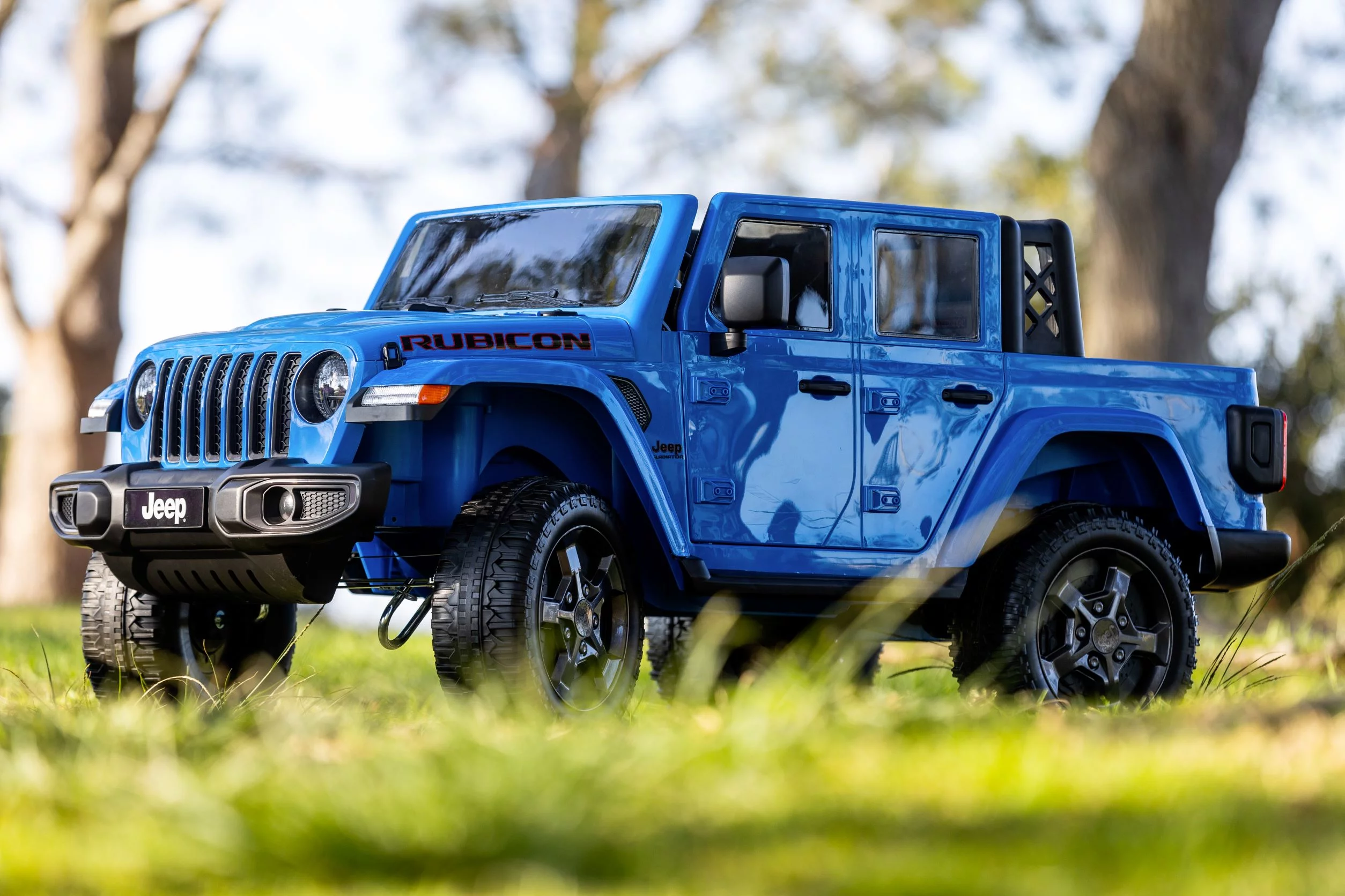 12V Jeep Gladiator Battery Powered Ride-on Vehicle for Kids, in Blue by Hyper Toys, for a Child Ages 3-8 - Radiant Selections