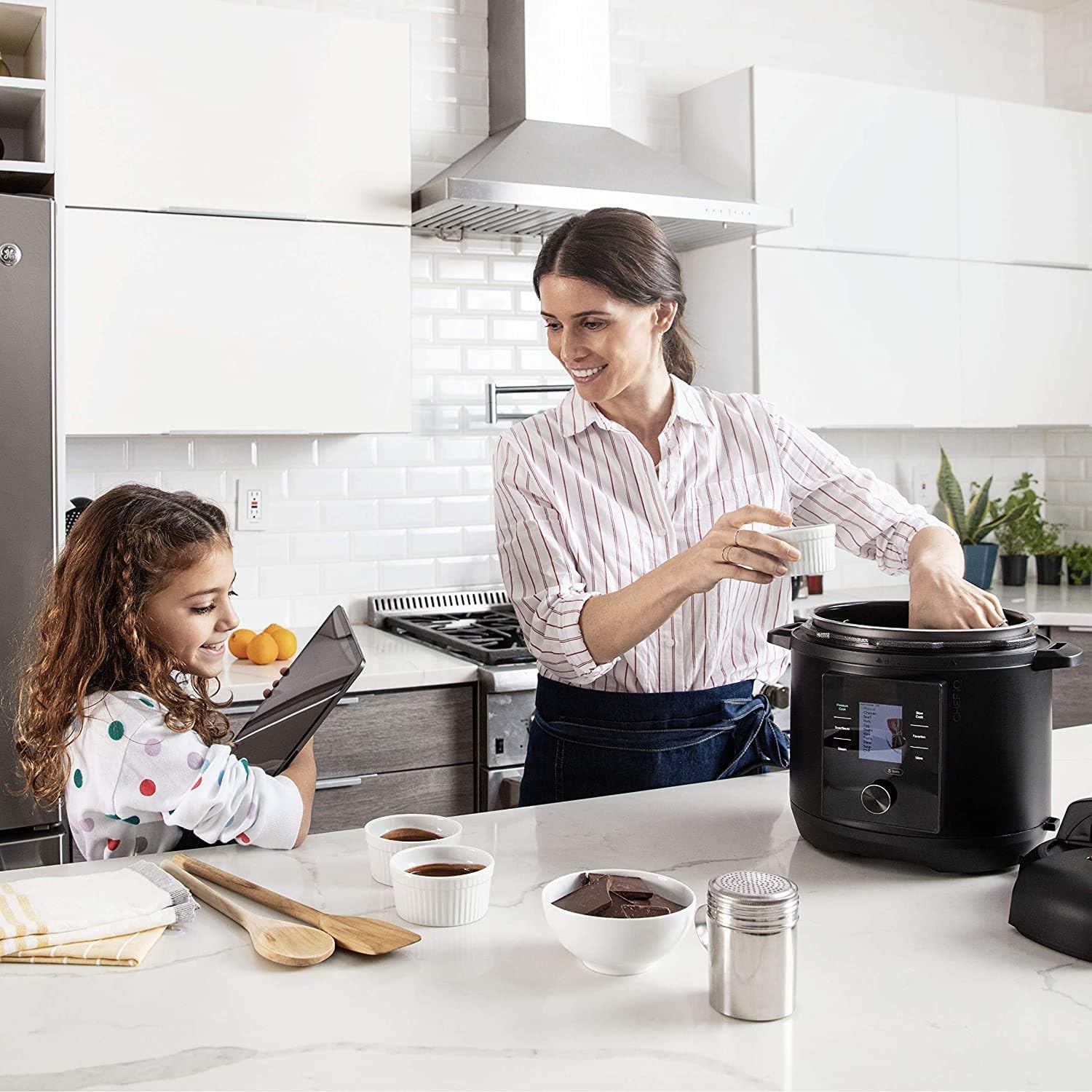 CHEF iQ Smart Pressure Cooker 10 Cooking Functions & 18 Features, Built-in Scale