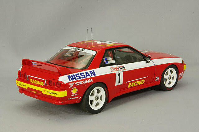 1/18 AUTOart Nissan Skyline GT-R (R32) Australian Bathurst Winner 1992 Richards/Skaife #1 Diecast Car Model 89279