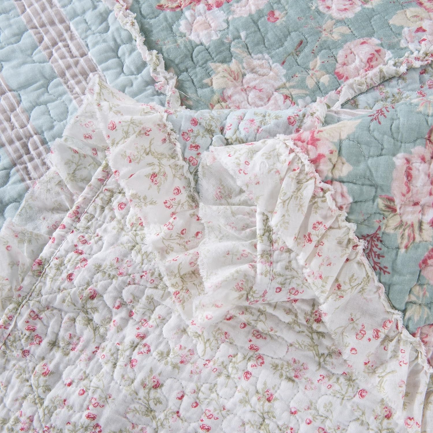 DaDa Bedding Cottage Patchwork Cotton Floral Bedspread Quilt Set - Hint of Mint Dainty Quilted Blooming Garden Botanical
