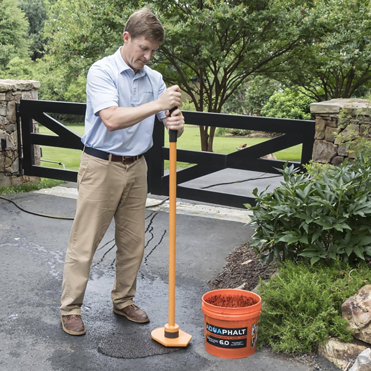Aquaphalt 4.0 Black Water-Based Asphalt and Concrete Patch 3.5 Gal
