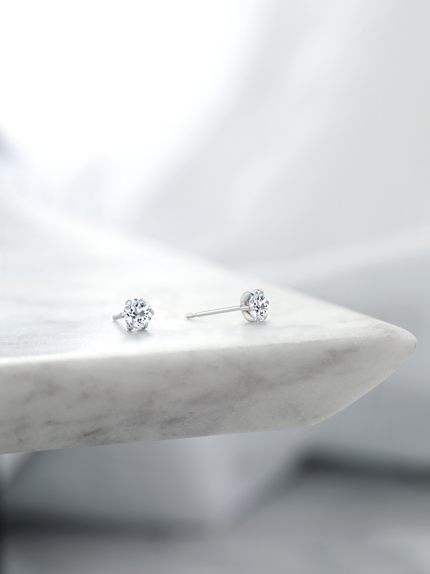 Gem Stone King Platinum Stud Earrings 0.28 Ct Round 3mm White Topaz