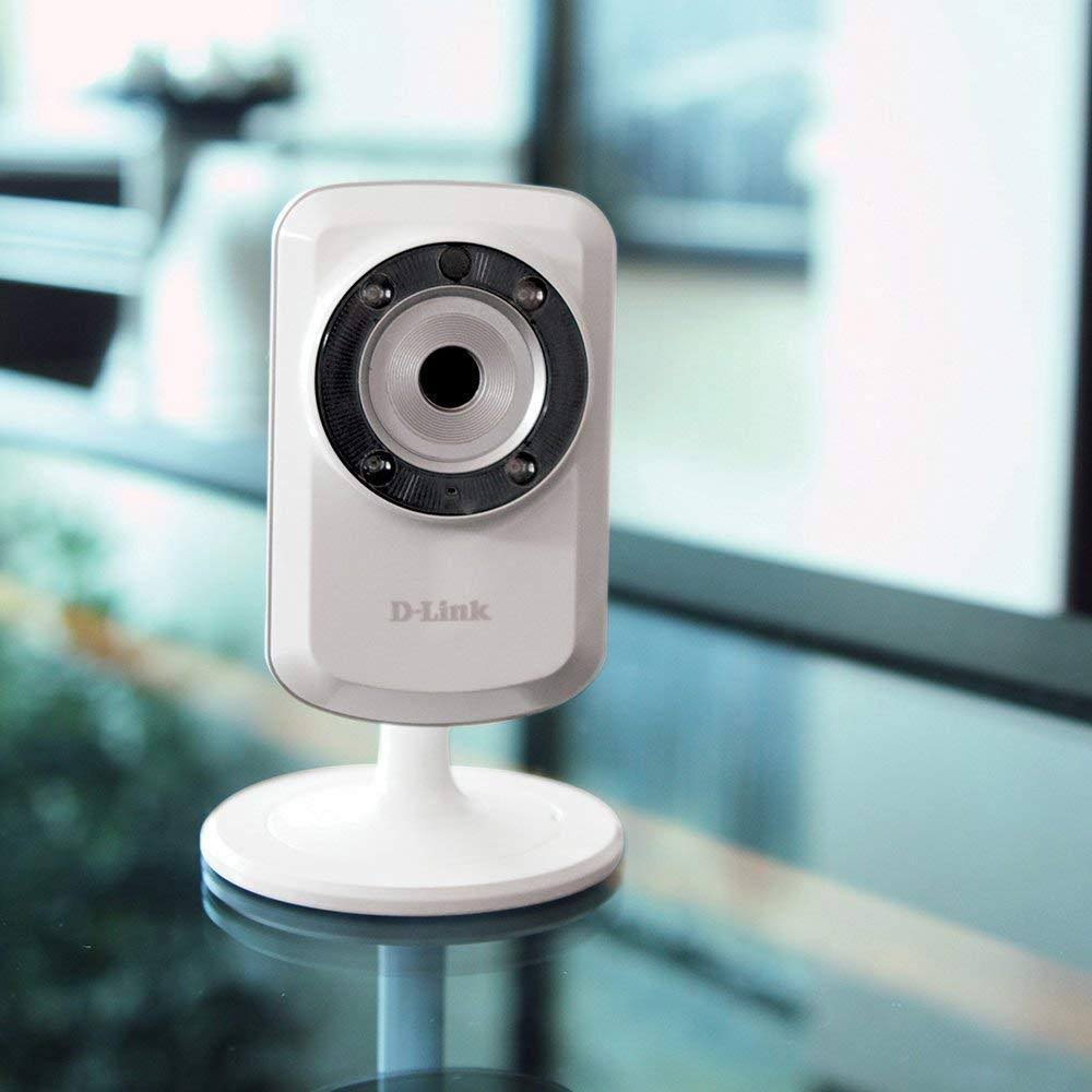 D-Link DCS-933L Day u0026 Night Wi-Fi Camera