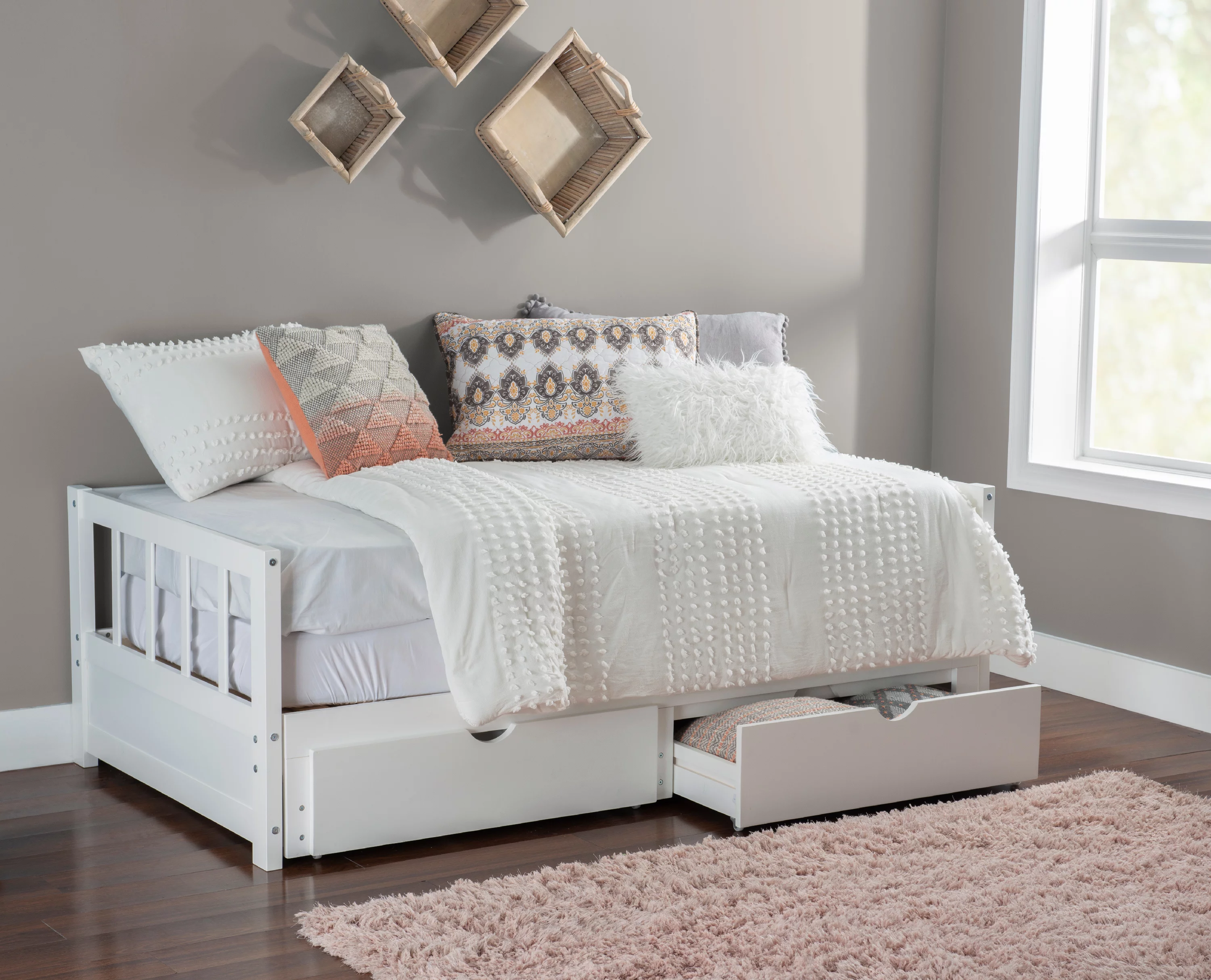 Galewood 2-Drawer Convertible Twin to King Daybed, White