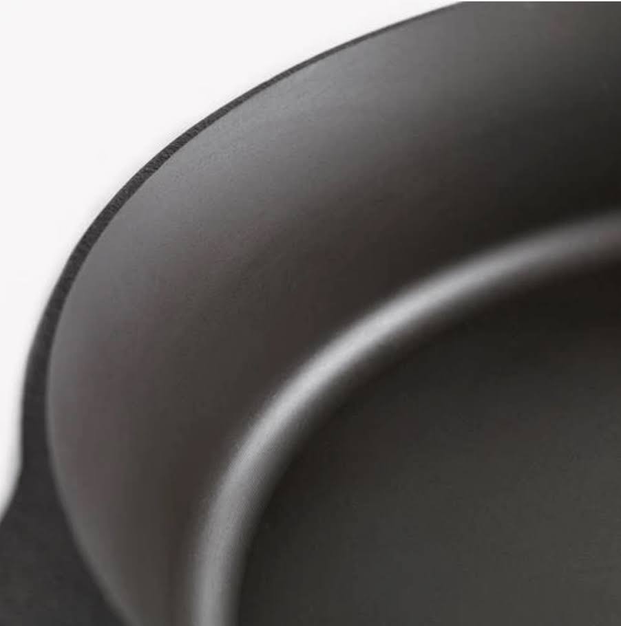Field Company Cast Iron Skillet NO. 4