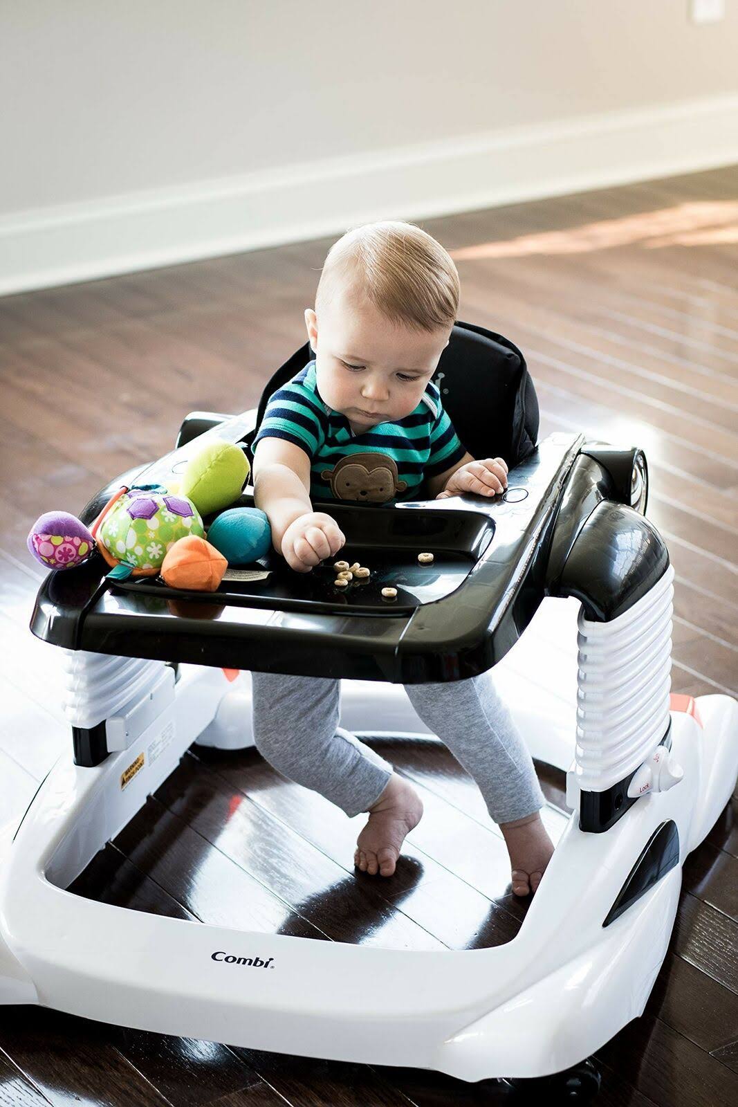 Combi All-in-One Mobile Entertainer Walker | White