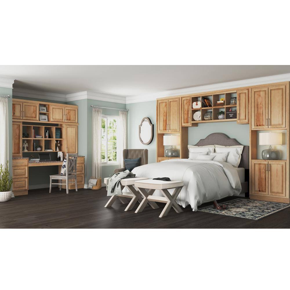 Hampton Assembled 30x34.5x24 in. Base Kitchen Cabinet with Ball-Bearing Drawer Glides in Natural Hickory